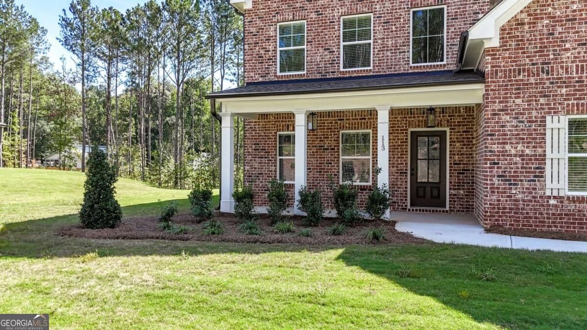 5 bedroom, 3 bathroom, 2,726 sq ft single family residence for sale at 113 Southview Drive, Ellenwood, GA 30294 — photo 4