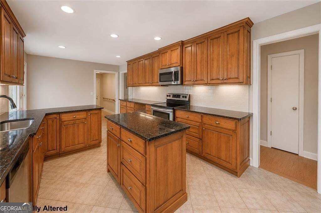 3 bedroom, 3 bathroom, 2,296 sq ft single family residence for sale at 1268 Riverbend Road, Demorest, GA 30535 — photo 10