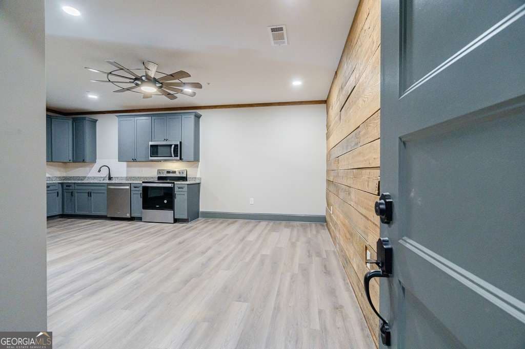 2 bedroom, 2.5 bathroom, 1,238 sq ft condominium for sale at 34 Depot Street 22, Hartwell, GA 30643 — photo 4