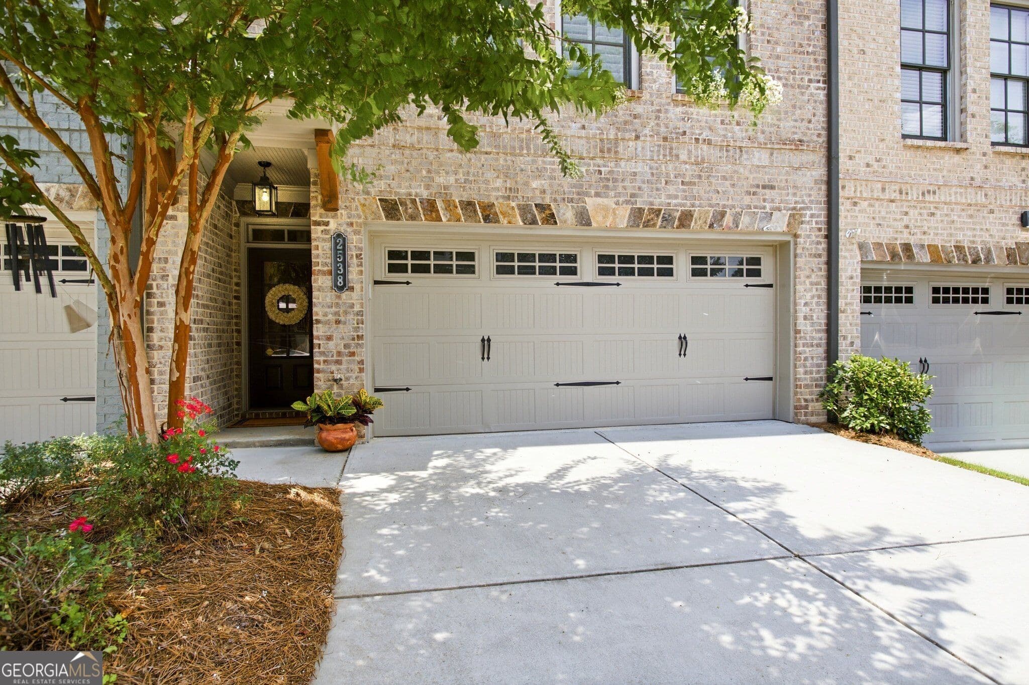 4 bedroom, 3.5 bathroom, 2,516 sq ft townhouse for sale at 2538 Skyland Drive, Brookhaven, GA 30319 — photo 4