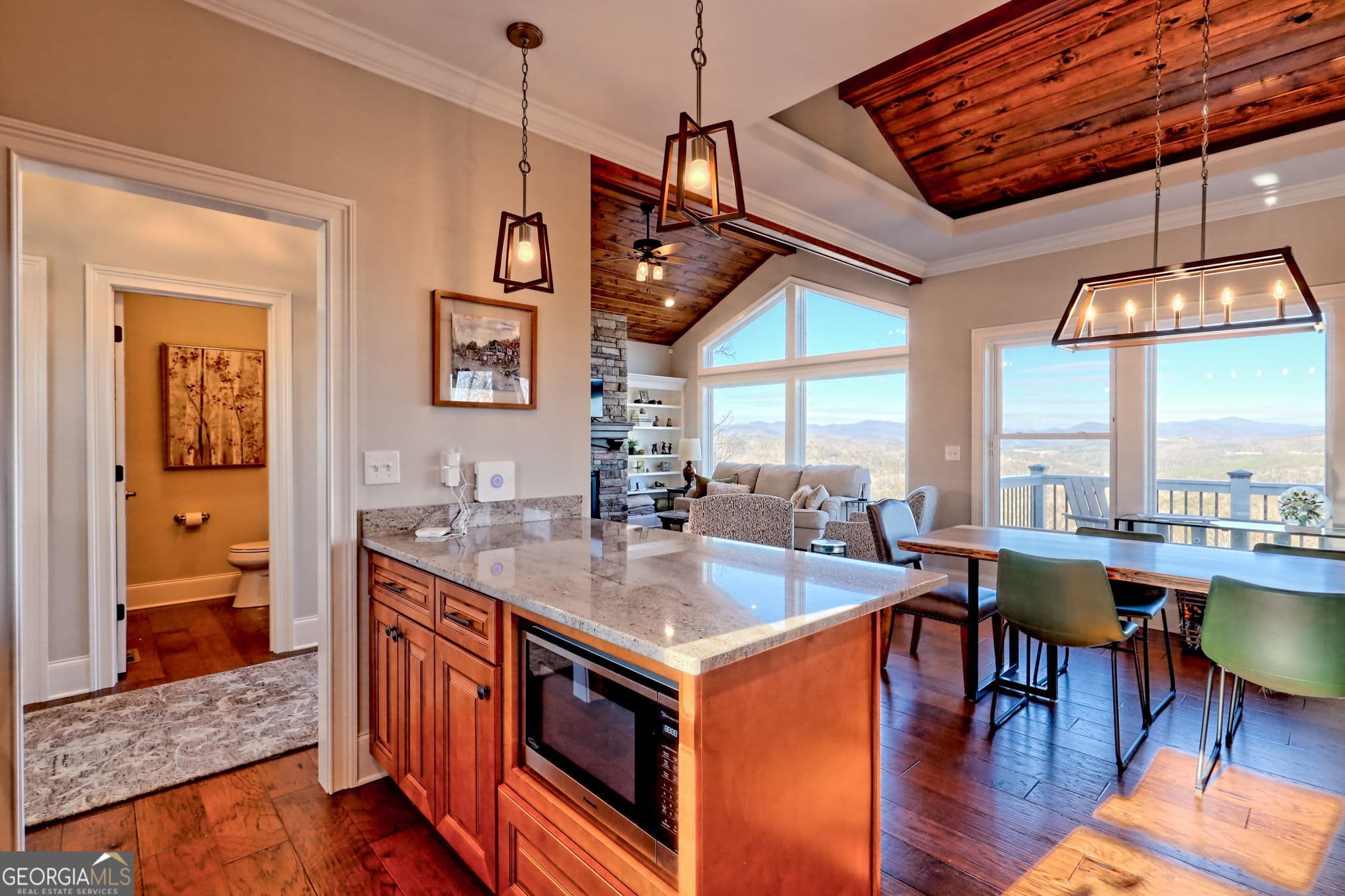 3 bedroom, 3.5 bathroom, 2,064 sq ft single family residence for sale at 916 Arbor Drive, Lakemont, GA 30552 — photo 3