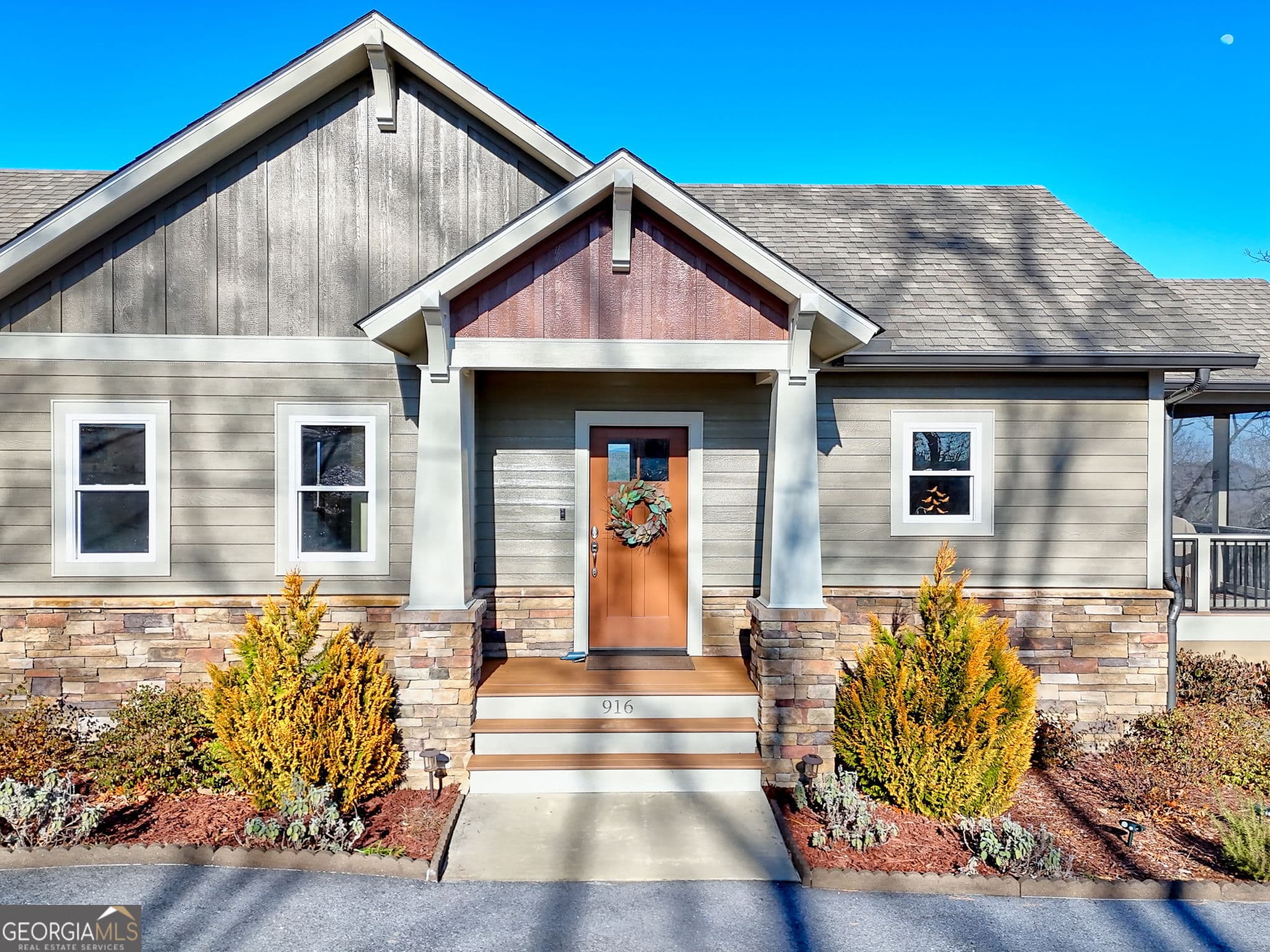 3 bedroom, 3.5 bathroom, 2,064 sq ft single family residence for sale at 916 Arbor Drive, Lakemont, GA 30552 — photo 8