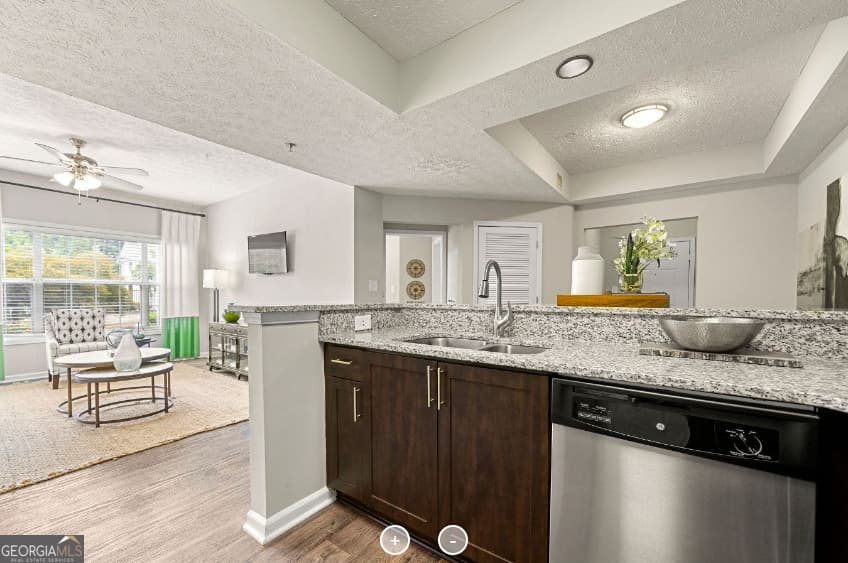 1 bedroom, 1 bathroom, 756 sq ft apartment for rent at 7150 W Peachtree Dunwoody Road 622, Atlanta, GA 30328 for $1,394 a month — photo 1 of 38