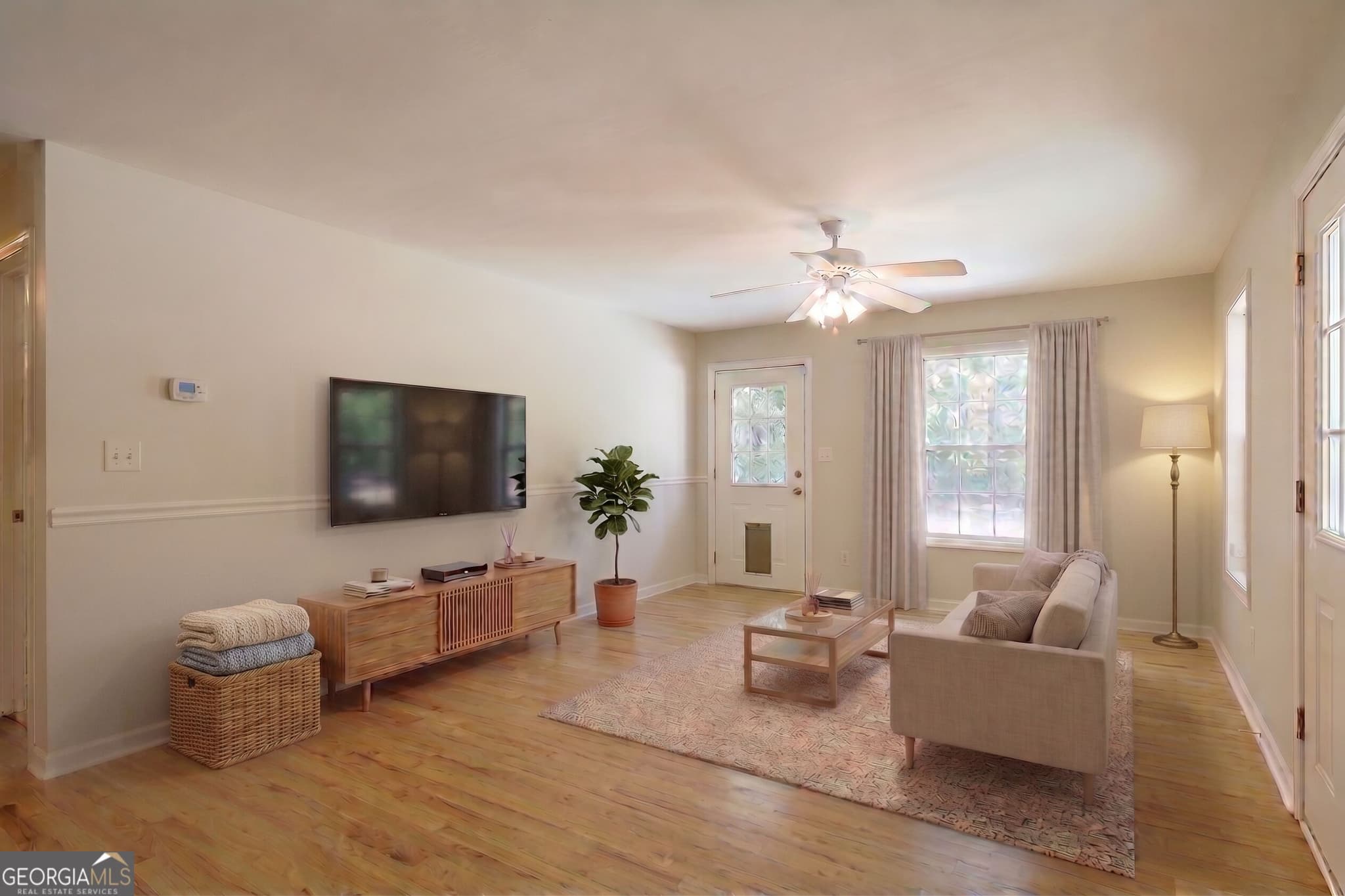 2 bedroom, 2 bathroom, 1,092 sq ft single family residence for sale at 2354 Airport Drive, Athens, GA 30605 — photo 3