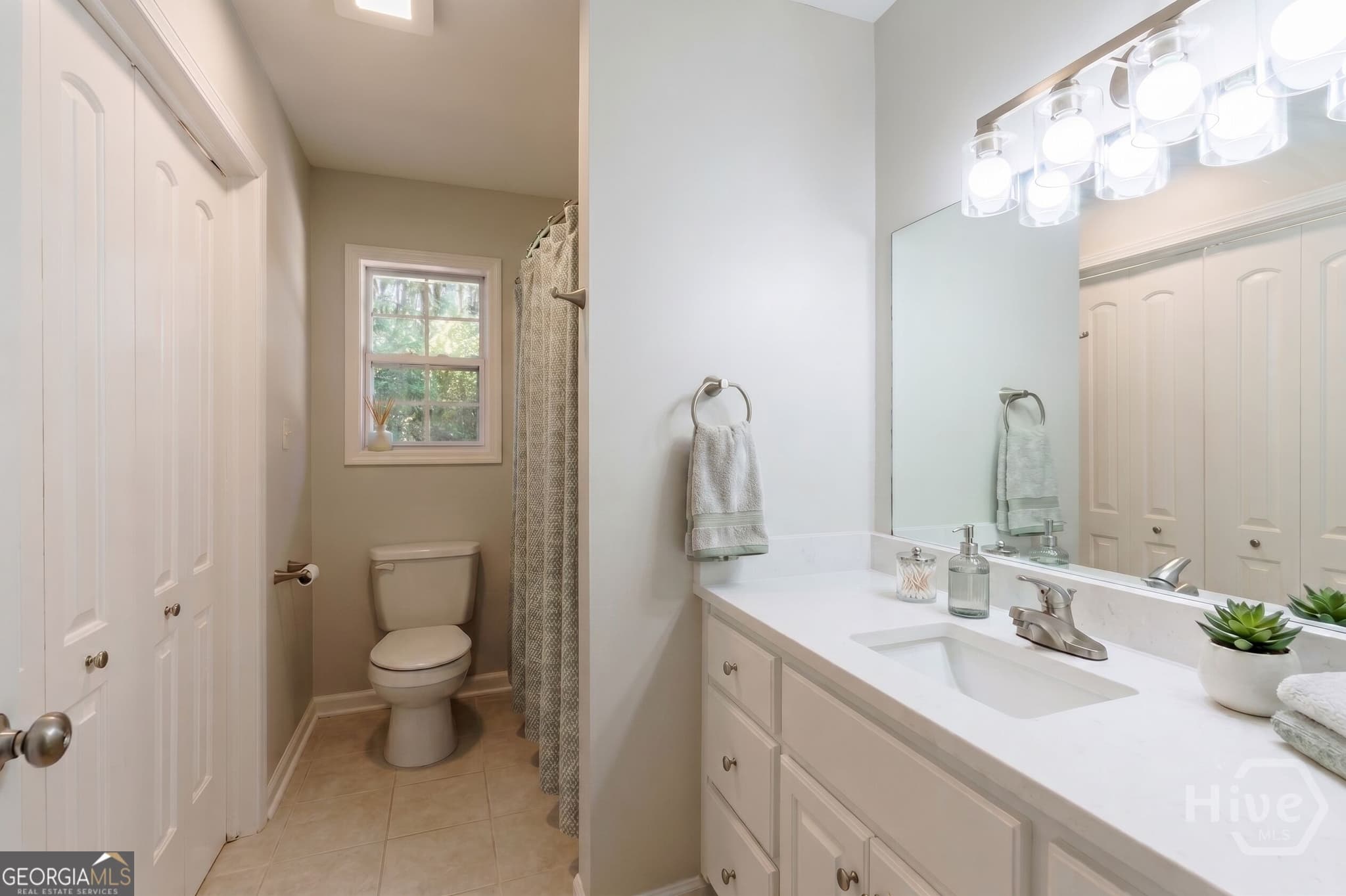 2 bedroom, 2 bathroom, 1,092 sq ft single family residence for sale at 2354 Airport Drive, Athens, GA 30605 — photo 5