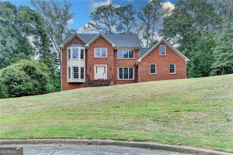 4 bedroom, 2.5 bathroom single family residence for rent at 4785 Masters Court, Duluth, GA 30096 for $3,400 a month — photo 2