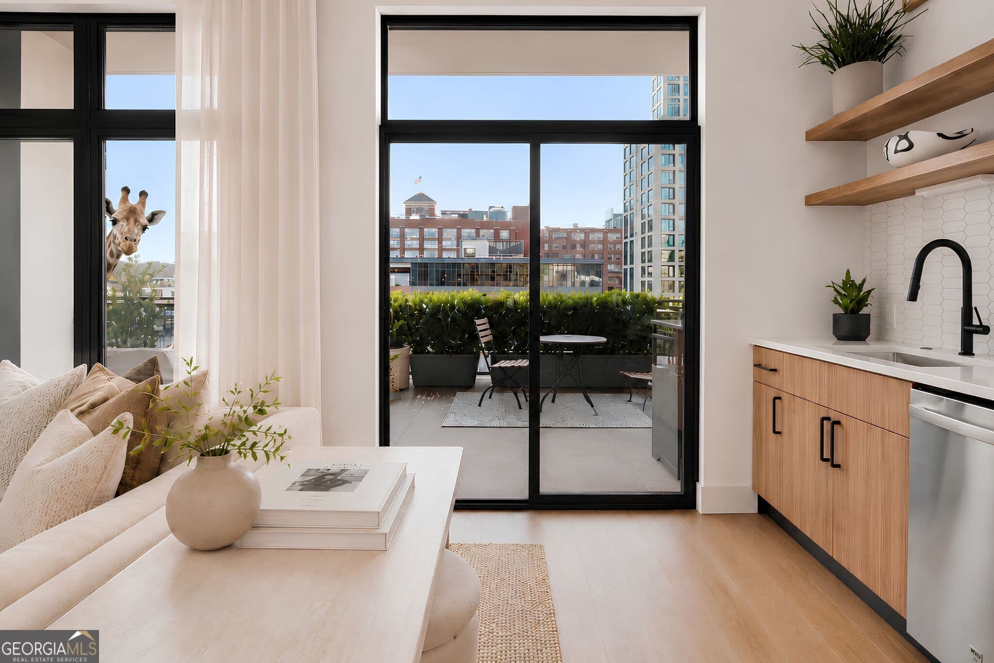 1 bedroom, 1 bathroom, 630 sq ft condominium for sale at 567 Ponce De Leon Avenue 421, Atlanta, GA 30308 — photo 5