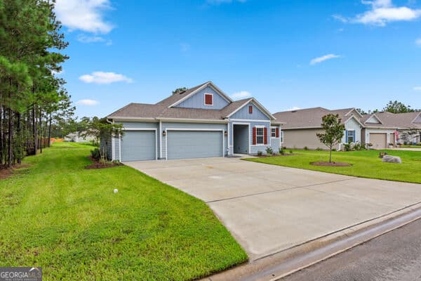 3 bedroom, 2 bathroom, 1,988 sq ft single family residence for sale at 137 Breakwater Loop, Kingsland, GA 31548 — photo 4