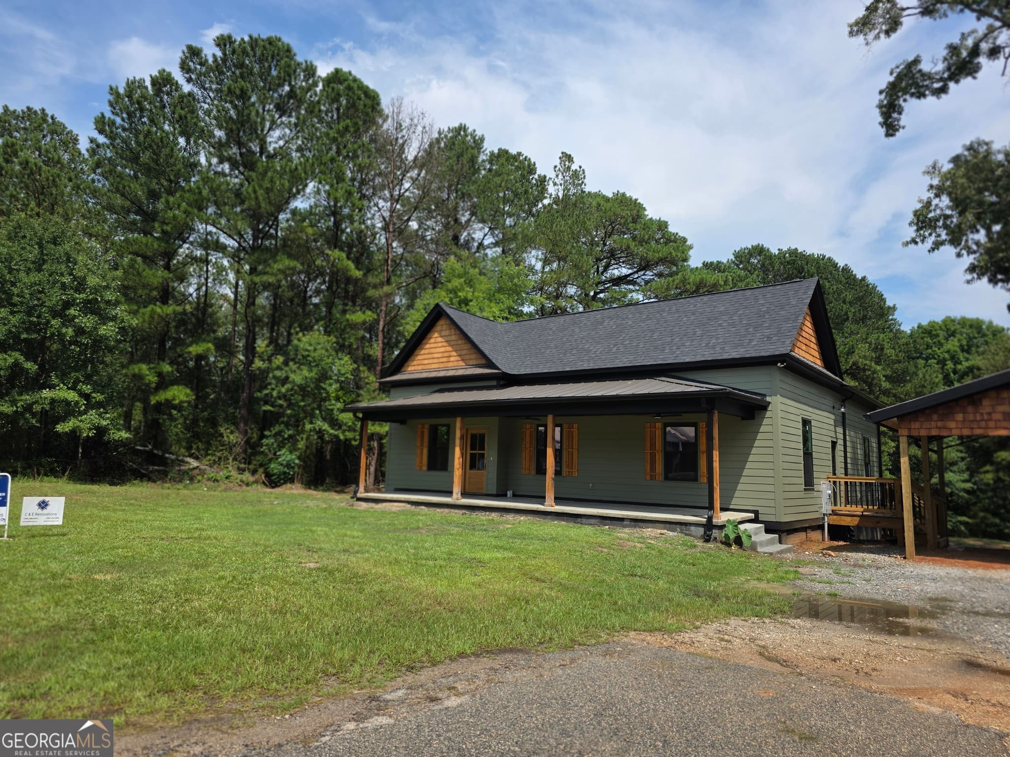 3 bedroom, 2 bathroom, 1,800 sq ft single family residence for sale at 3256 Thomson Hwy, Lincolnton, GA 30817 — photo 2