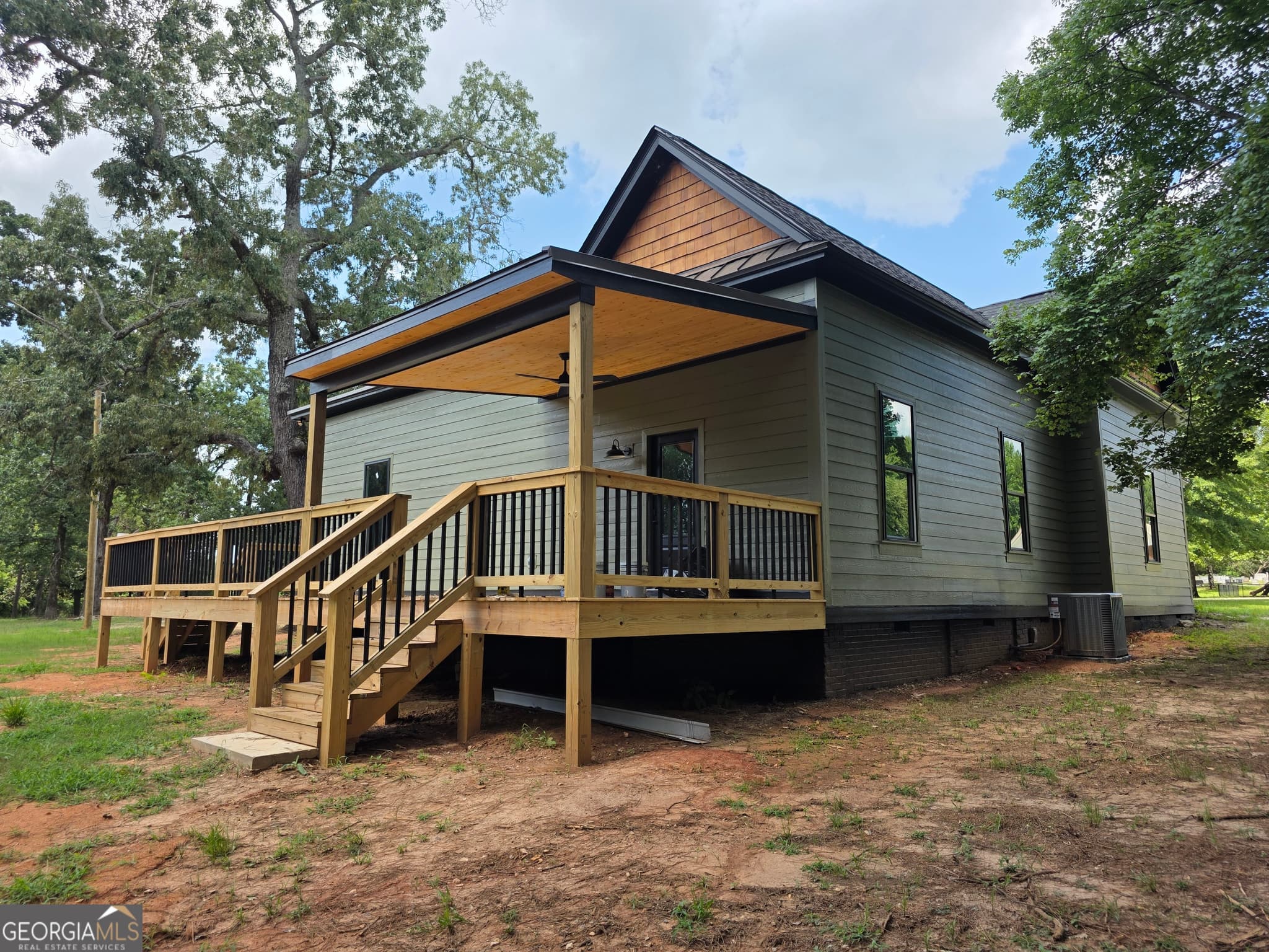 3 bedroom, 2 bathroom, 1,800 sq ft single family residence for sale at 3256 Thomson Hwy, Lincolnton, GA 30817 — photo 4