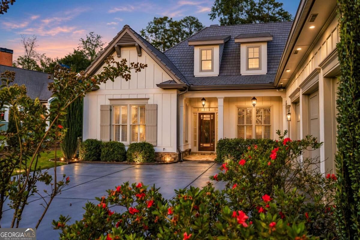 3 bedroom, 2.5 bathroom, 2,821 sq ft single family residence for sale at 8 Fieldstone Court, Dawsonville, GA 30534 — photo 2