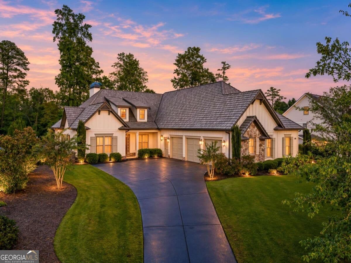 3 bedroom, 2.5 bathroom, 2,821 sq ft single family residence for sale at 8 Fieldstone Court, Dawsonville, GA 30534