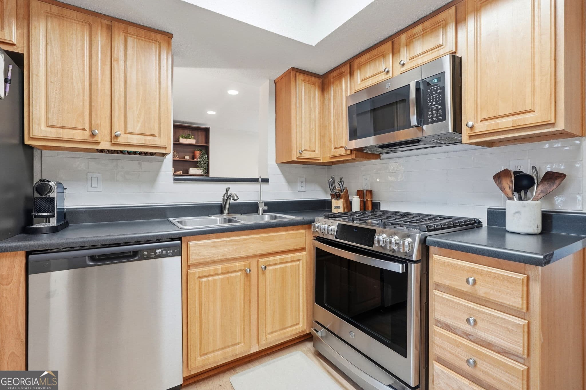 2 bedroom, 2 bathroom, 1,230 sq ft condominium for sale at 3301 Henderson Mill Road S4, Chamblee, GA 30341 — photo 7