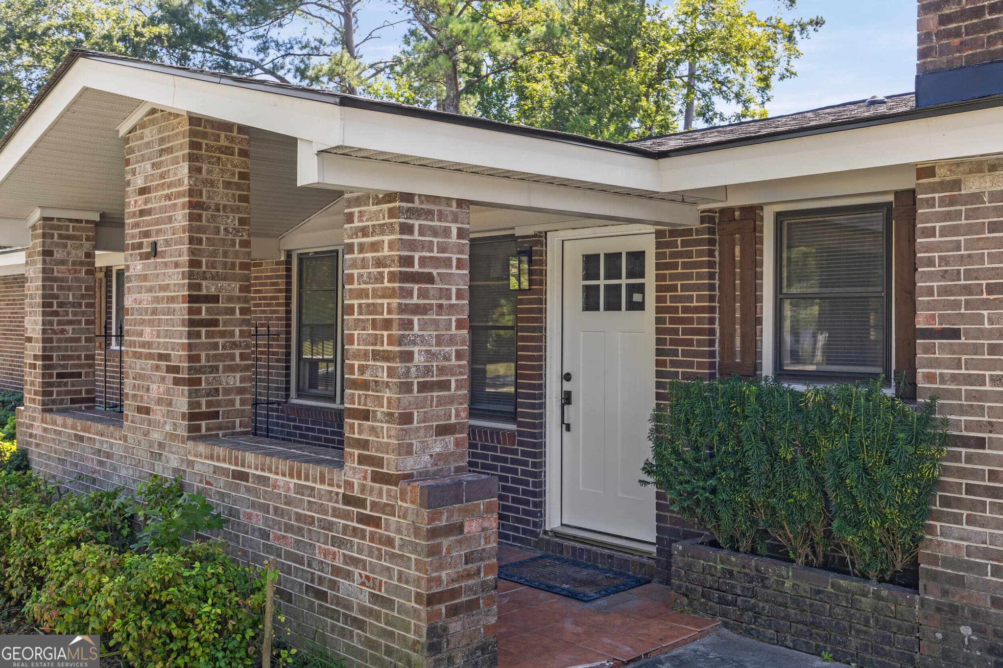 3 bedroom, 2 bathroom, 1,734 sq ft single family residence under contract at 2154 Silverdale Road, Augusta, GA 30906 — photo 2