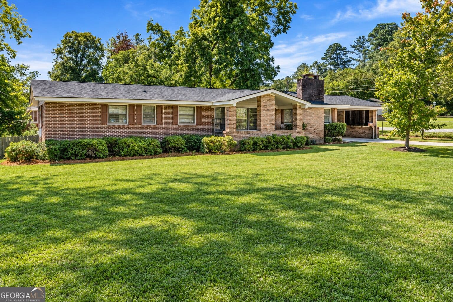 3 bedroom, 2 bathroom, 1,734 sq ft single family residence under contract at 2154 Silverdale Road, Augusta, GA 30906