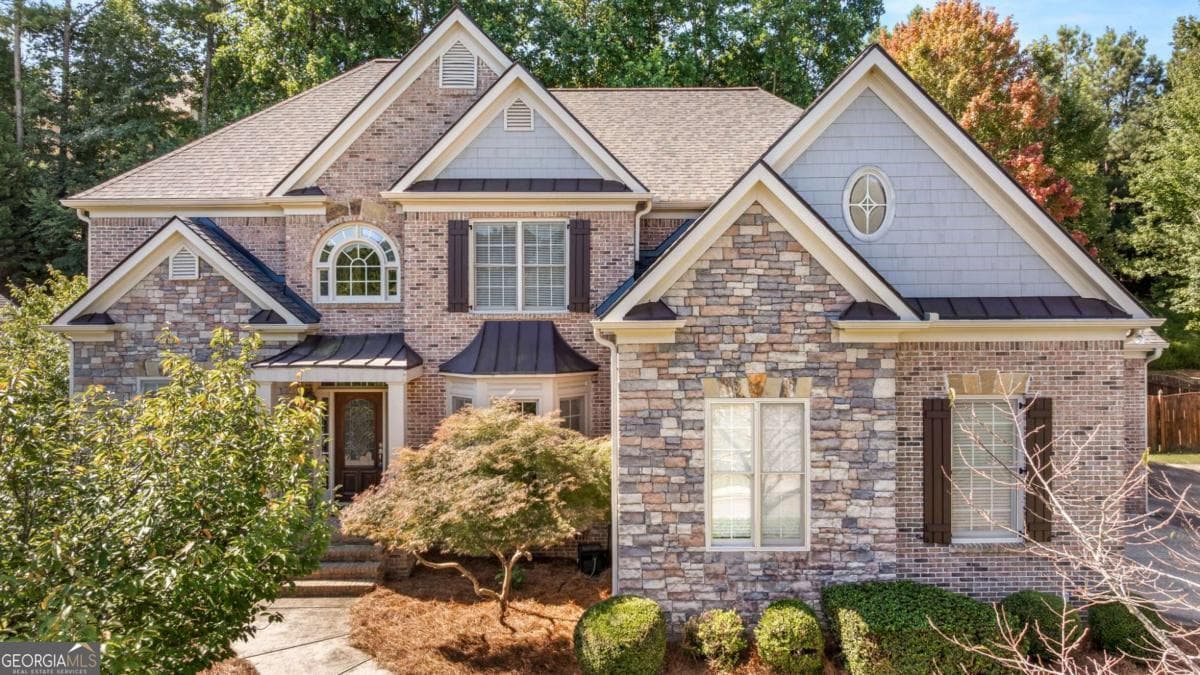 5 bedroom, 4 bathroom, 4,118 sq ft single family residence for rent at 1475 Boomer Circle, Suwanee, GA 30024 for $4,750 a month — photo 2