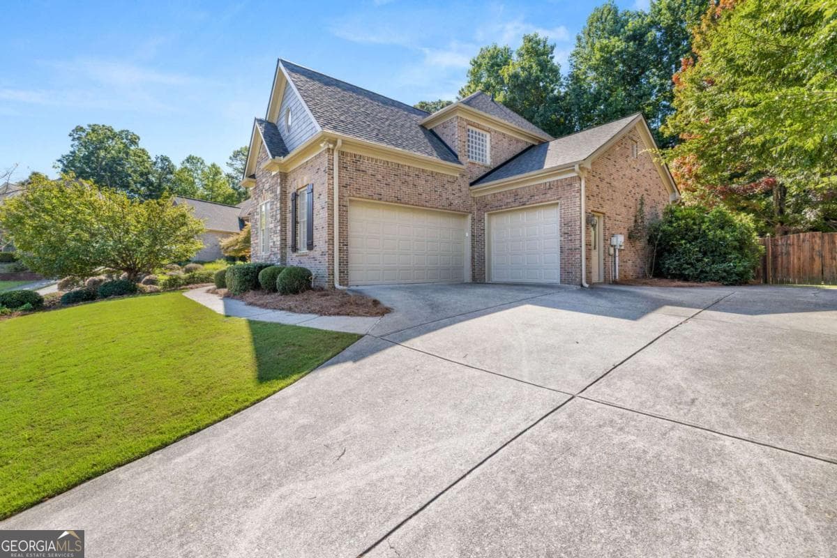 5 bedroom, 4 bathroom, 4,118 sq ft single family residence for rent at 1475 Boomer Circle, Suwanee, GA 30024 for $4,750 a month — photo 6