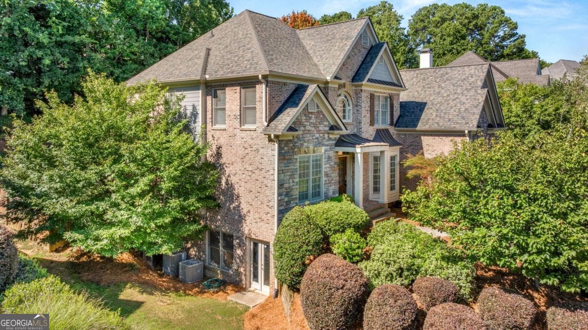 5 bedroom, 4 bathroom, 4,118 sq ft single family residence for rent at 1475 Boomer Circle, Suwanee, GA 30024 for $4,750 a month — photo 5