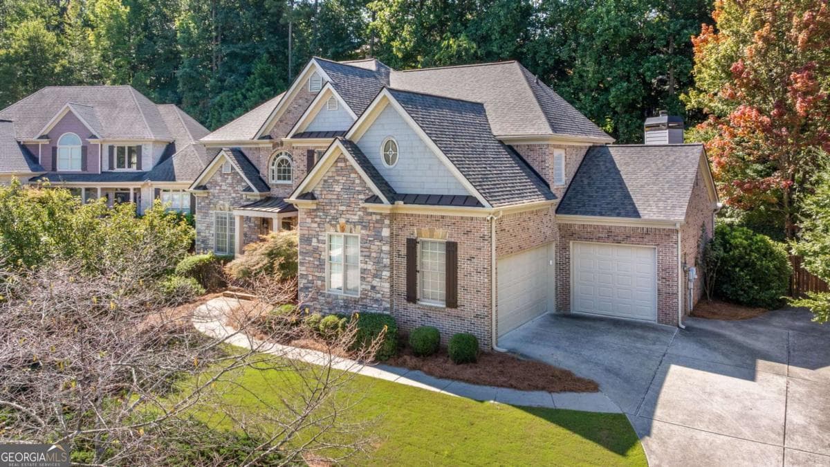 5 bedroom, 4 bathroom, 4,118 sq ft single family residence for rent at 1475 Boomer Circle, Suwanee, GA 30024 for $4,750 a month — photo 4