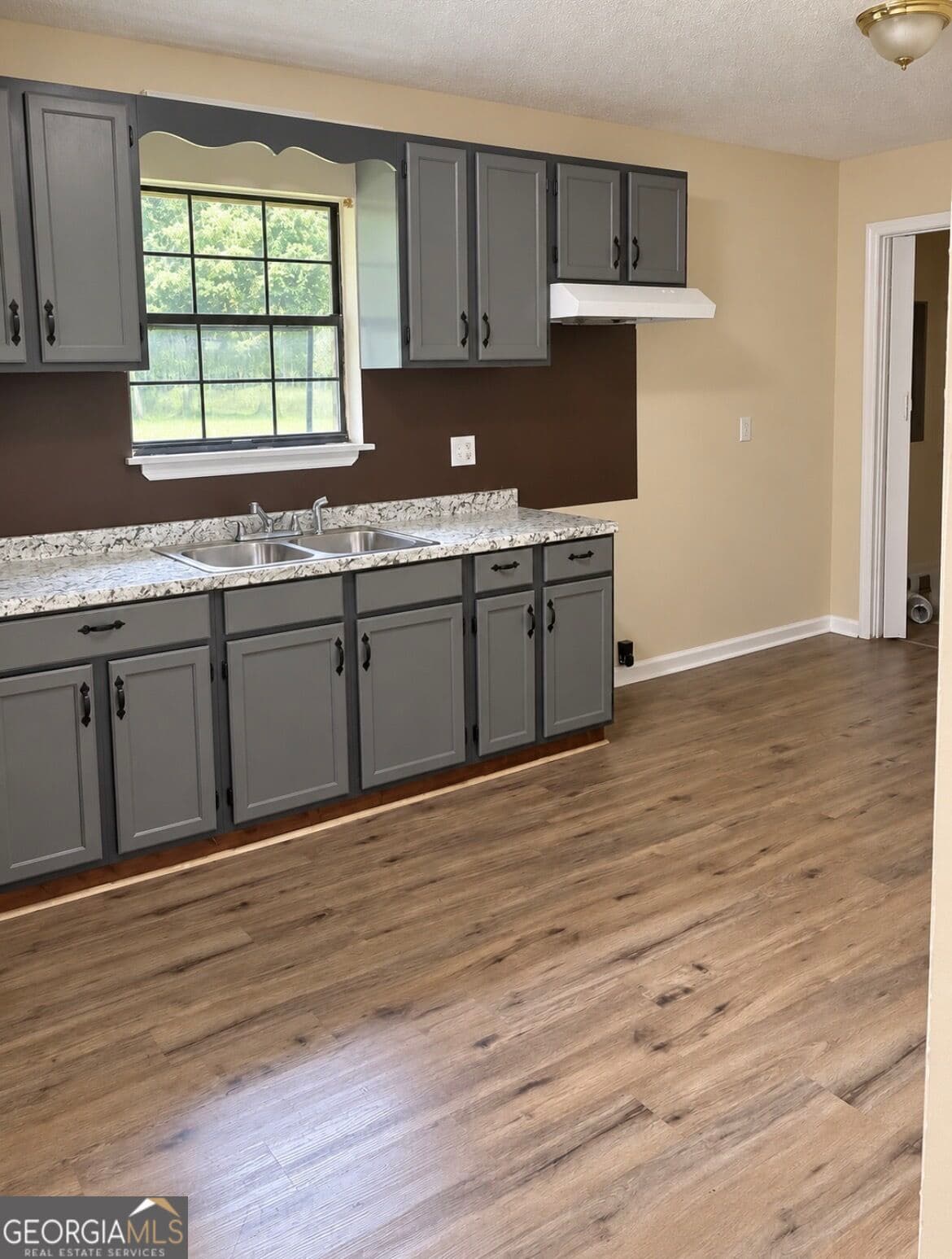 3 bedroom, 1 bathroom, 2,050 sq ft single family residence for sale at 187 Upson Street, Pelham, GA 31779 — photo 6