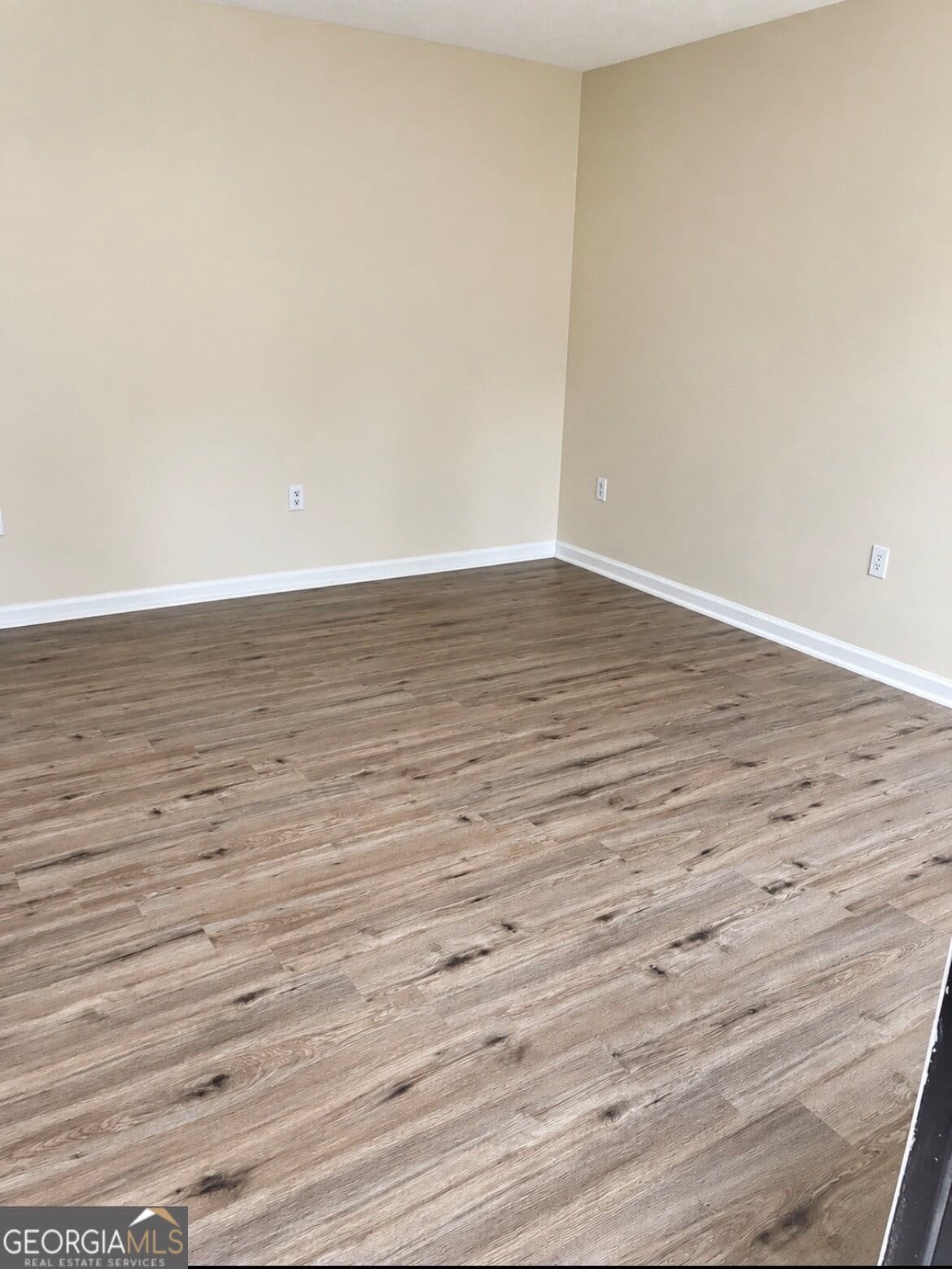 3 bedroom, 1 bathroom, 2,050 sq ft single family residence for sale at 187 Upson Street, Pelham, GA 31779 — photo 3