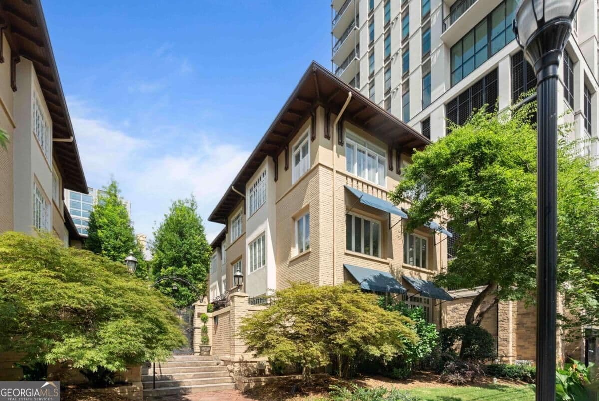 2 bedroom, 2 bathroom condominium for sale at 754 Juniper Street 2, Atlanta, GA 30308