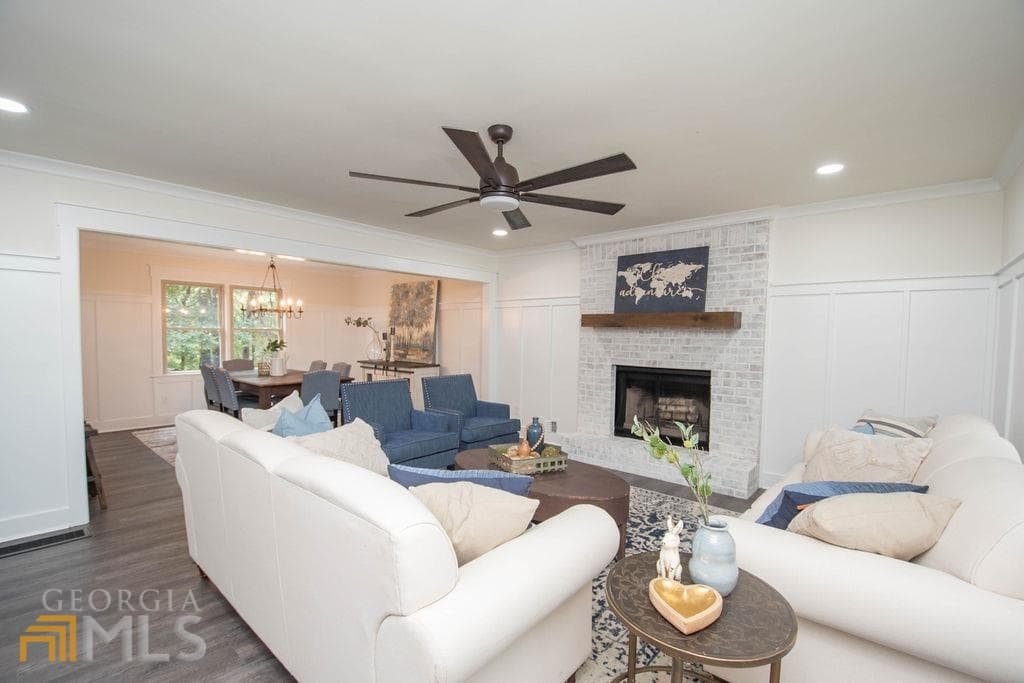 4 bedroom, 2.5 bathroom, 2,200 sq ft single family residence for sale at 185 Chimney Springs, Tyrone, GA 30290 — photo 7