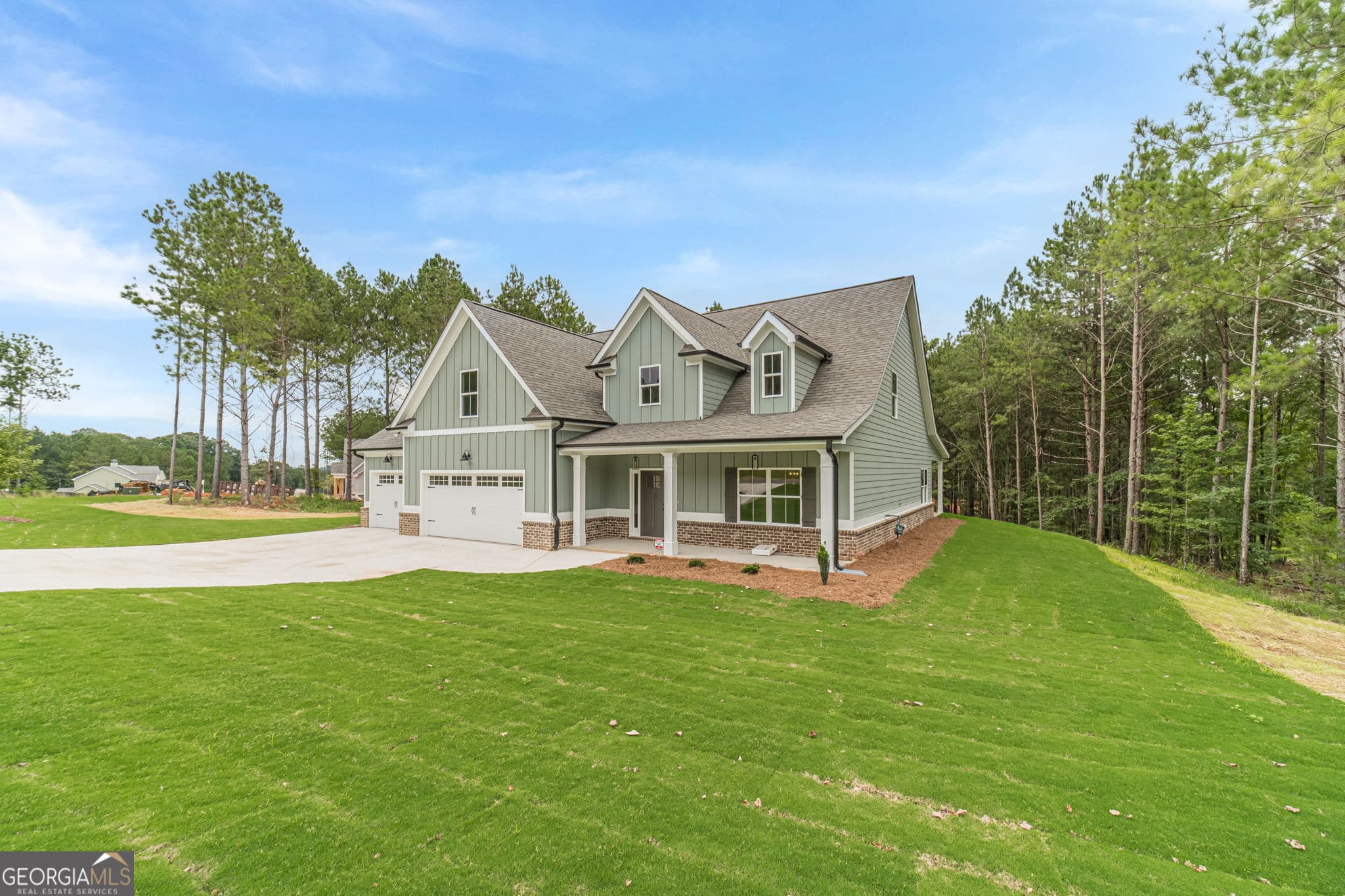4 bedroom, 8 bathroom, 2,925 sq ft single family residence for sale at 257 Pinewood, Covington, GA 30014 — photo 2