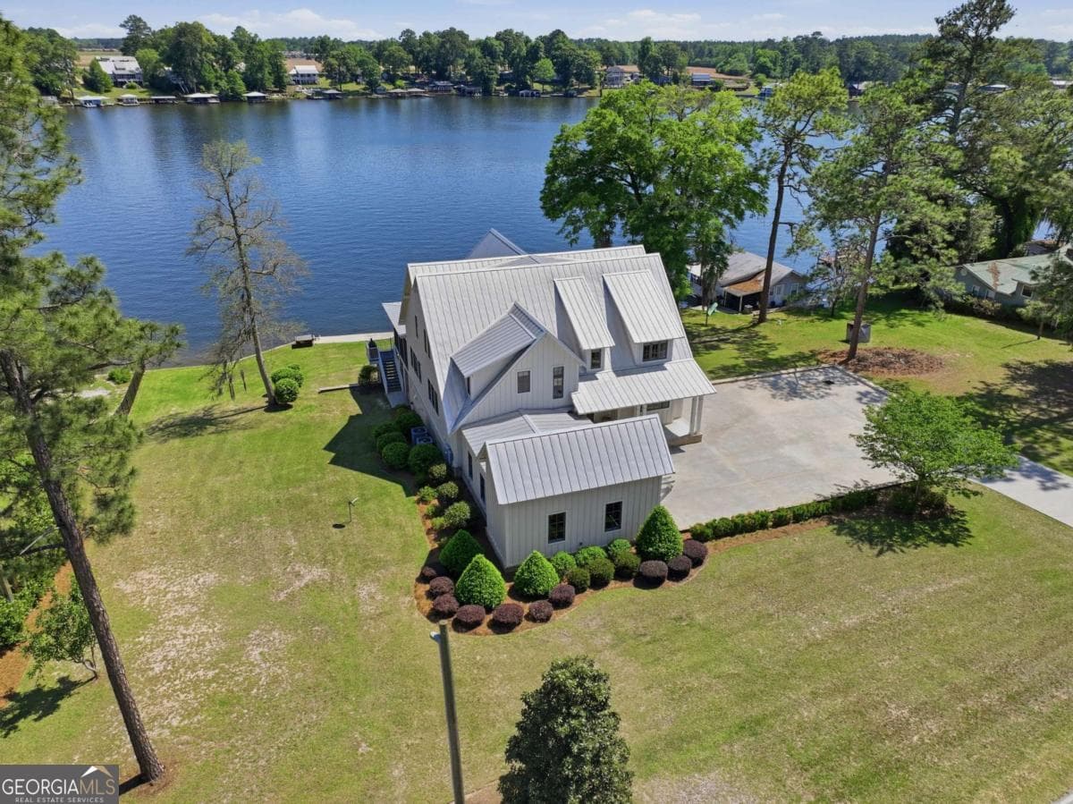 5 bedroom, 5 bathroom, 3,900 sq ft single family residence for sale at 620 Lakeshore Drive, Cordele, GA 31015 — photo 3