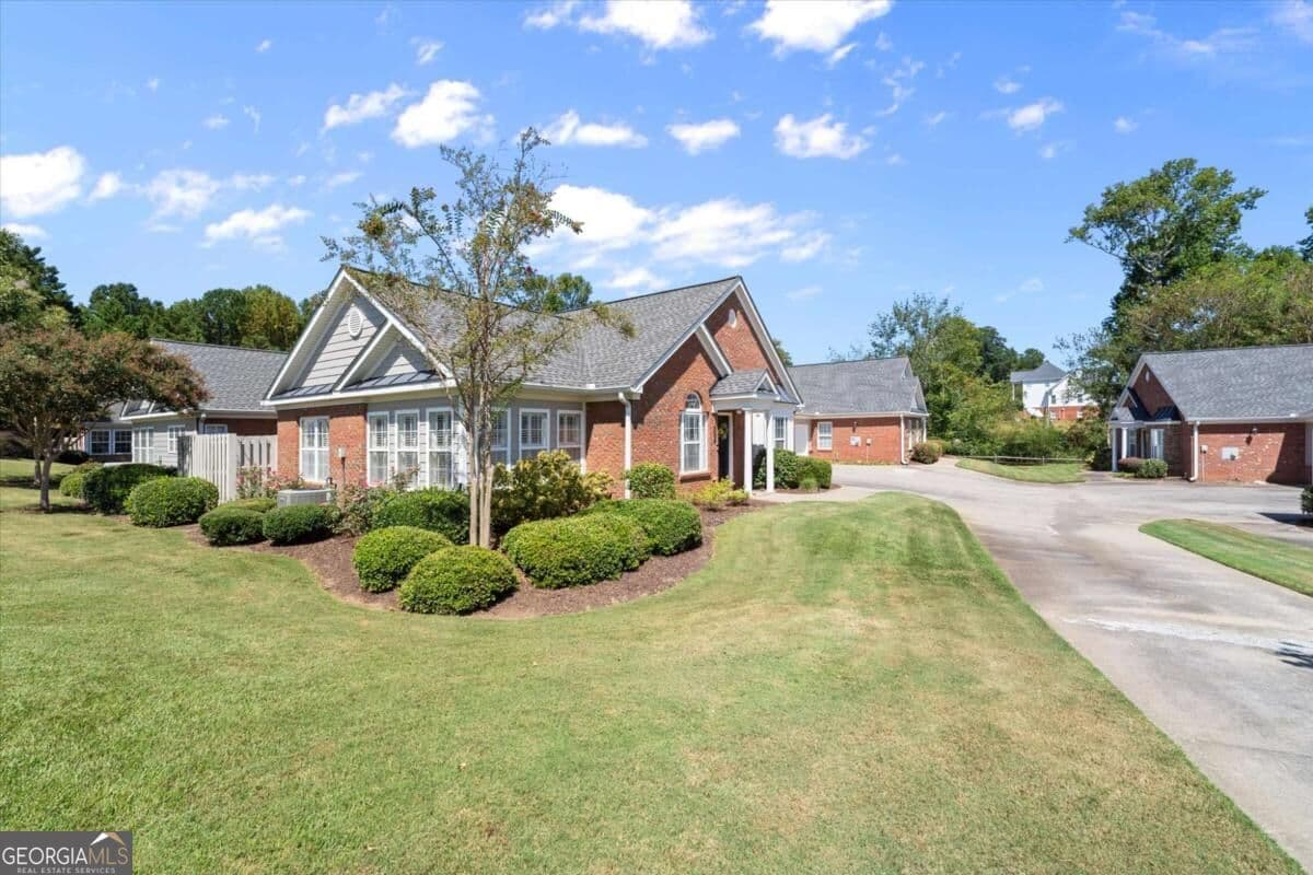 2 bedroom, 2 bathroom, 1,488 sq ft condominium for sale at 205 Somerton Place, Cumming, GA 30040 — photo 3