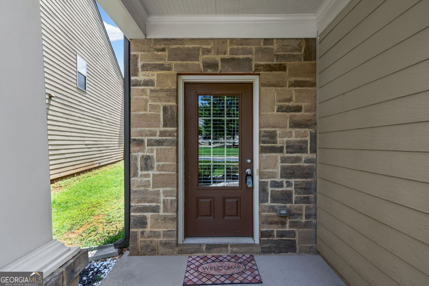 4 bedroom, 2.5 bathroom, 2,300 sq ft single family residence for sale at 5343 Catrina Way, Buford, GA 30519 — photo 7