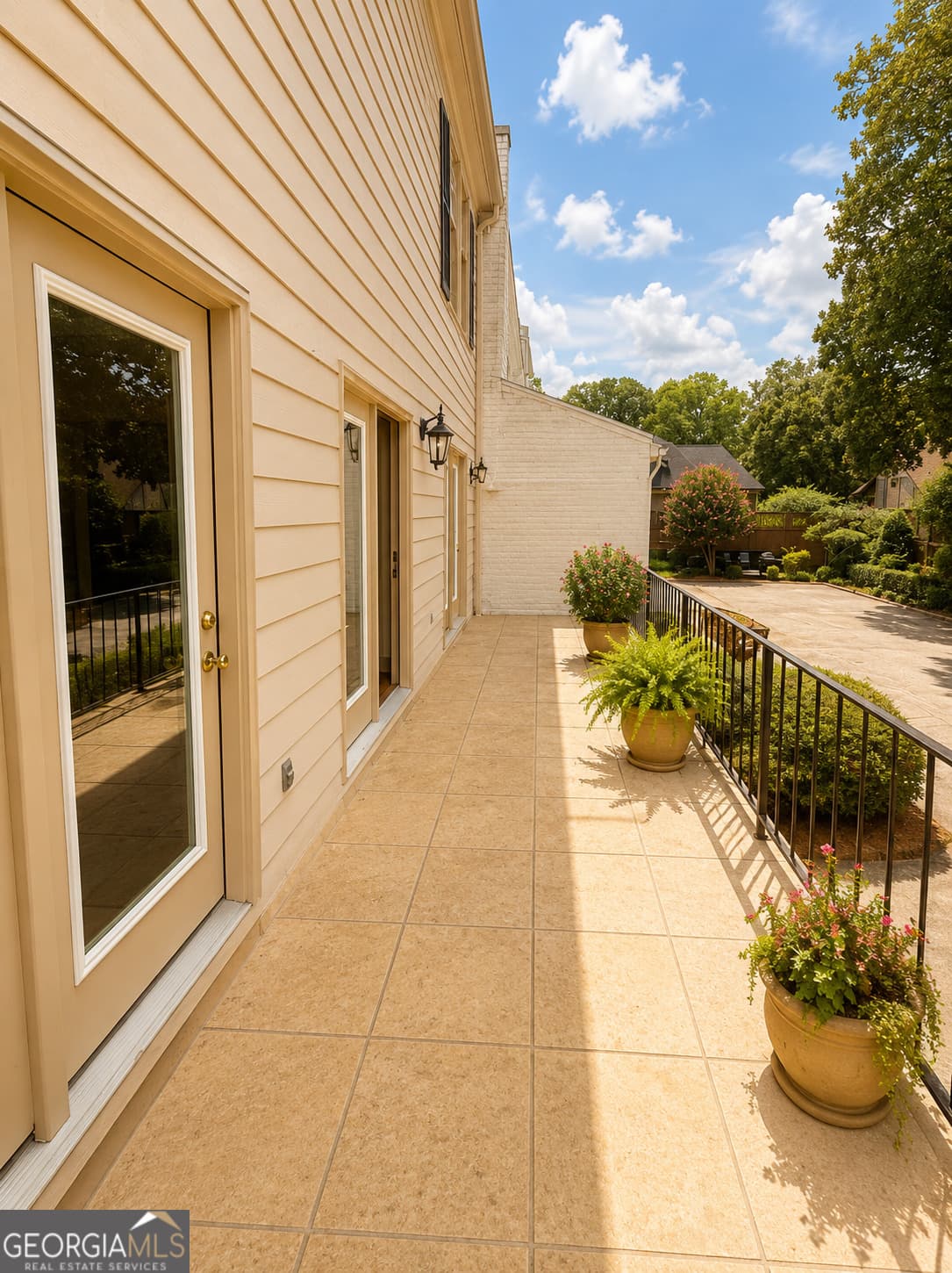 4 bedroom, 3 bathroom, 2,448 sq ft townhouse for rent at 314 Broad Street, Lagrange, GA 30240 for $2,400 a month — photo 2