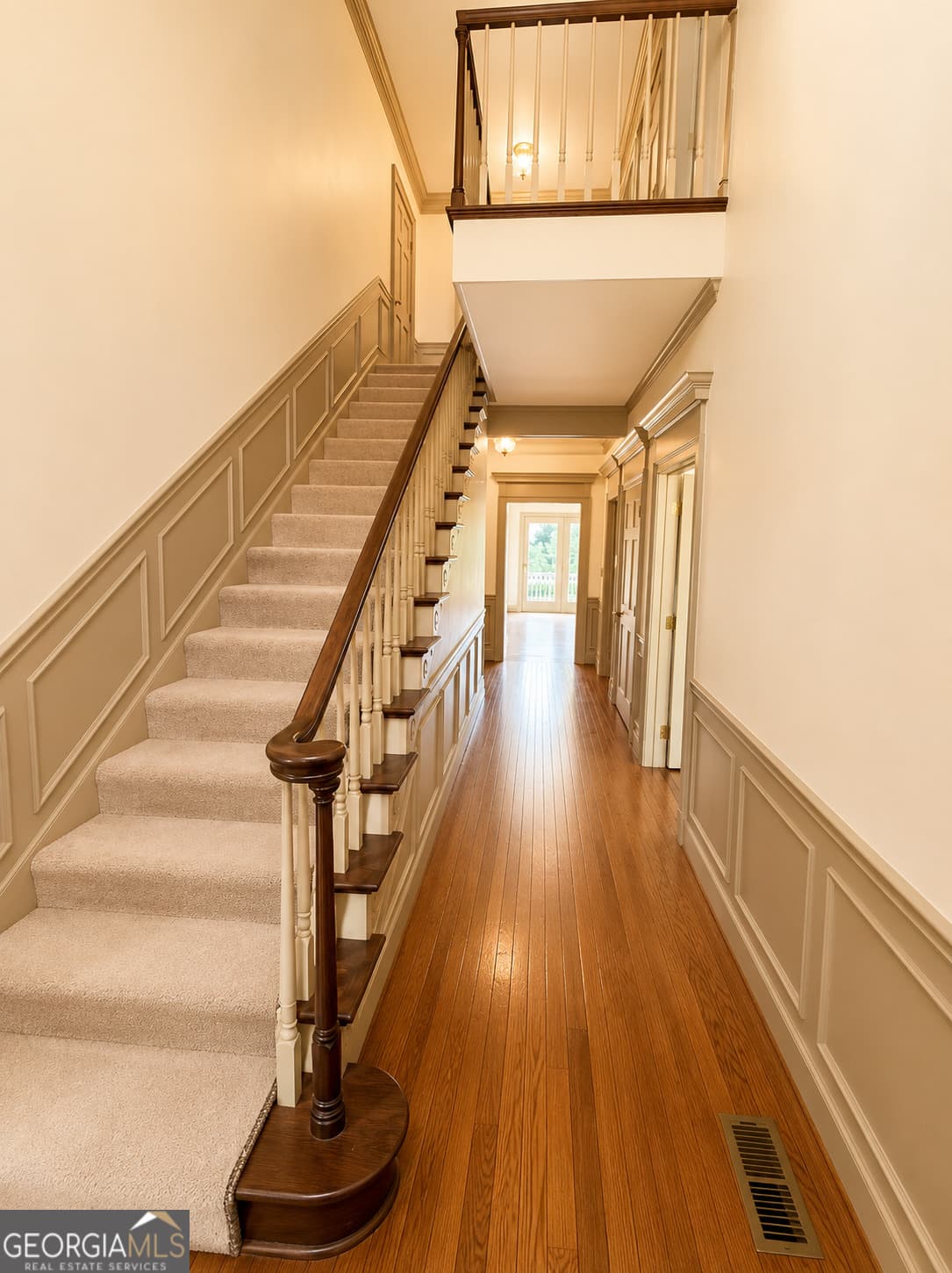 4 bedroom, 3 bathroom, 2,448 sq ft townhouse for rent at 314 Broad Street, Lagrange, GA 30240 for $2,400 a month — photo 3