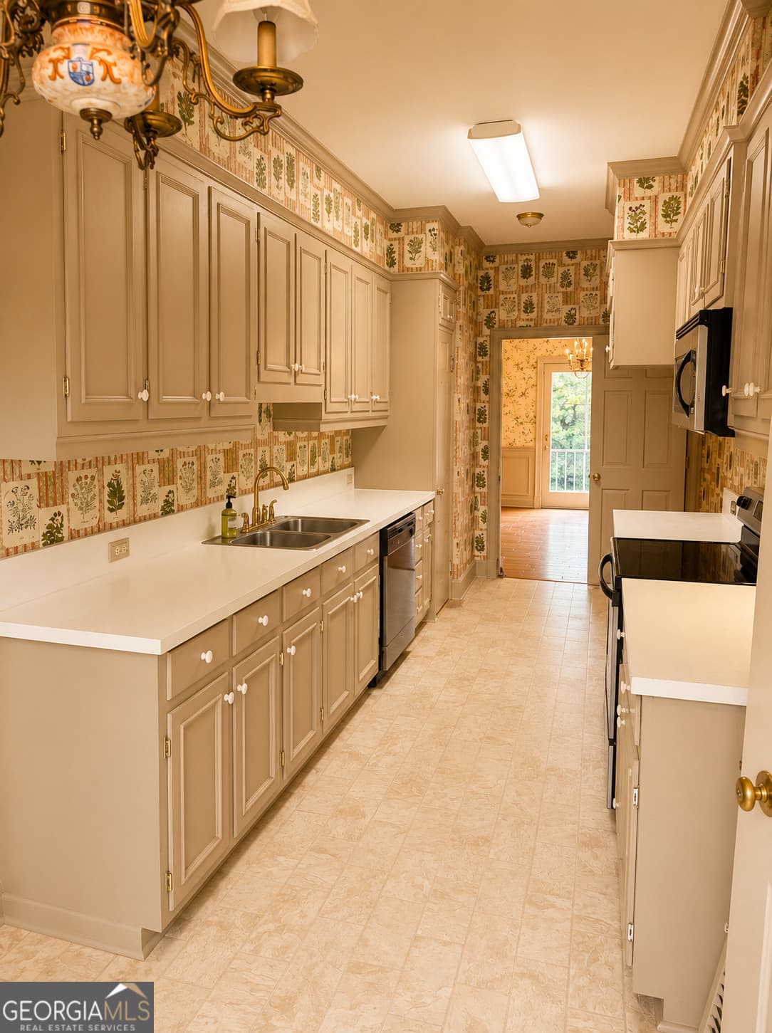4 bedroom, 3 bathroom, 2,448 sq ft townhouse for rent at 314 Broad Street, Lagrange, GA 30240 for $2,400 a month — photo 5