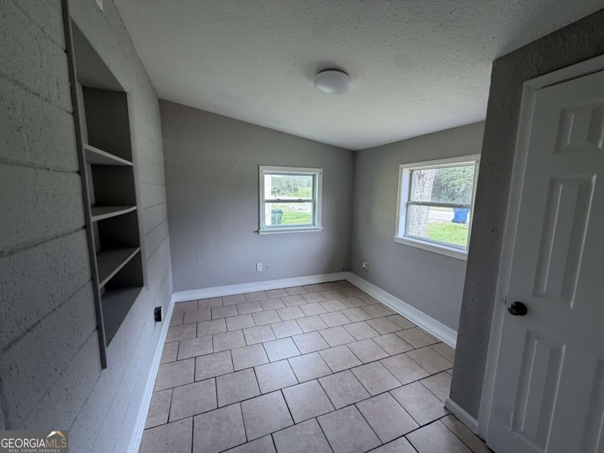 4 bedroom, 2 bathroom, 1,594 sq ft single family residence for sale at 3851/3857 Cochran Avenue, Brunswick, GA 31520 — photo 5