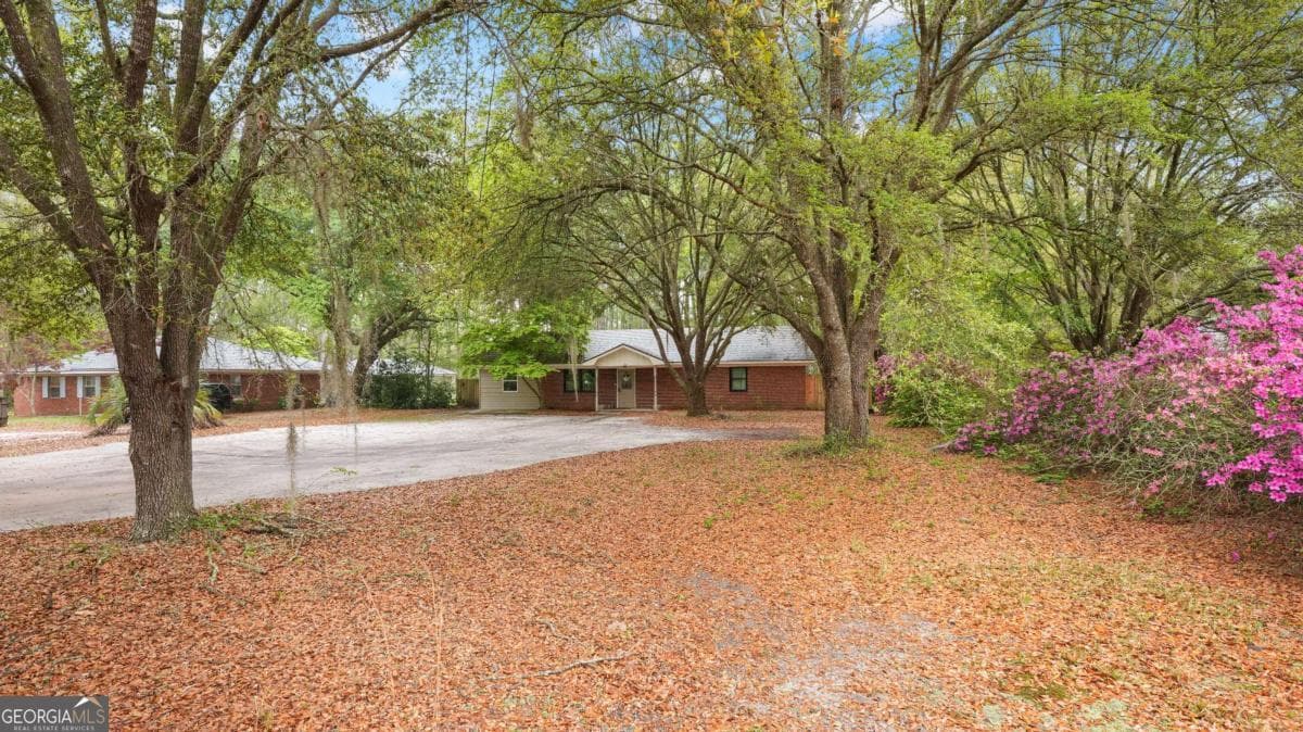 3 bedroom, 2 bathroom, 1,610 sq ft single family residence for sale at 71 Salette Street, Hinesville, GA 31313 — photo 3
