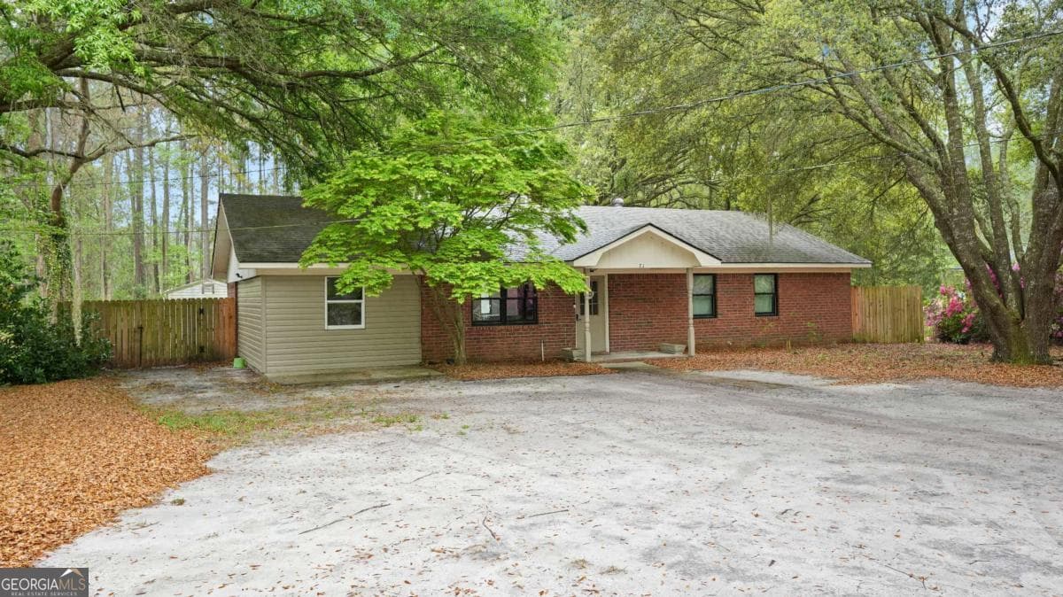 3 bedroom, 2 bathroom, 1,610 sq ft single family residence for sale at 71 Salette Street, Hinesville, GA 31313 — photo 4