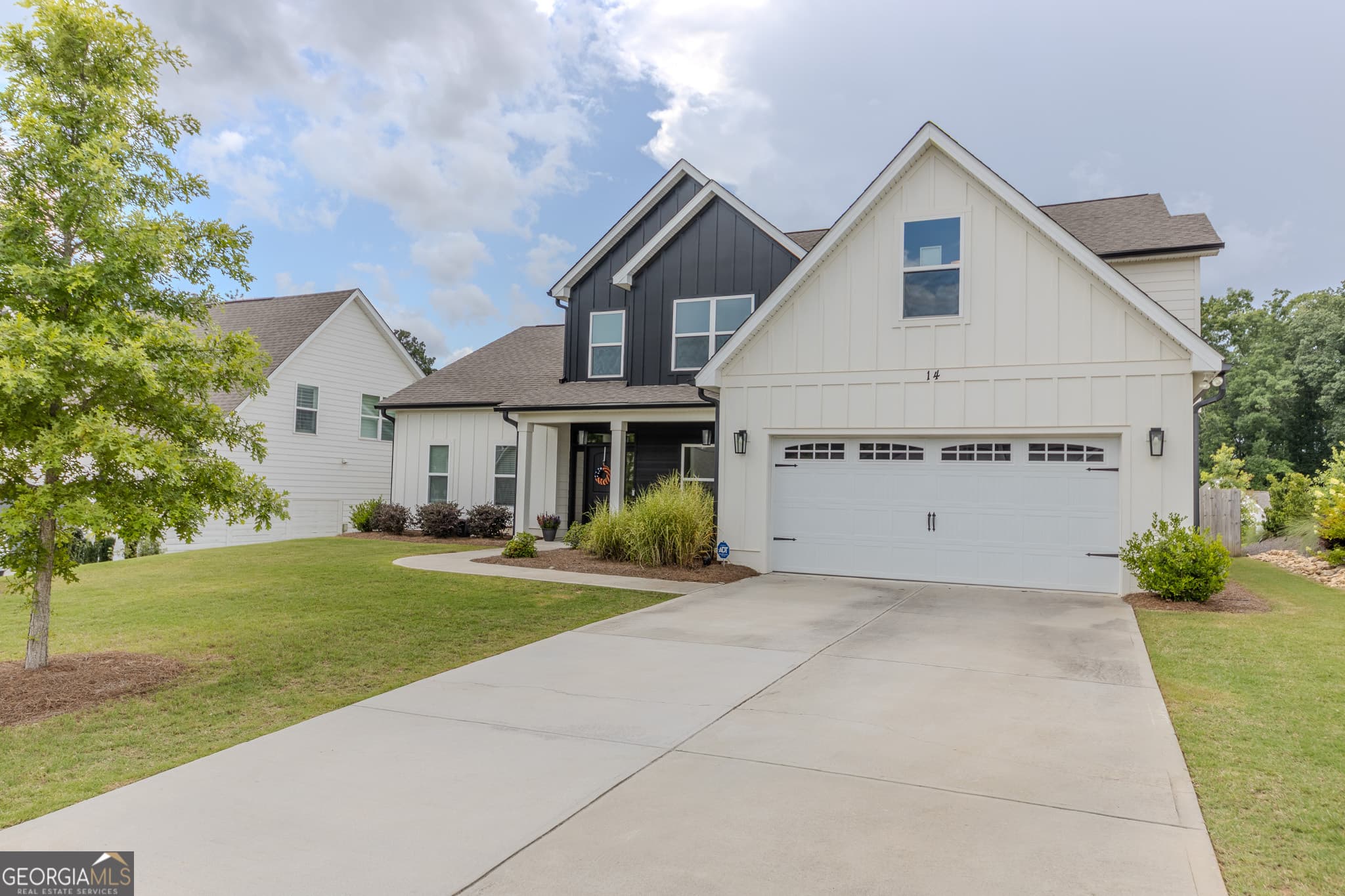 4 bedroom, 3.5 bathroom, 2,958 sq ft single family residence for sale at 14 Dayton Way, Sharpsburg, GA 30277 — photo 4