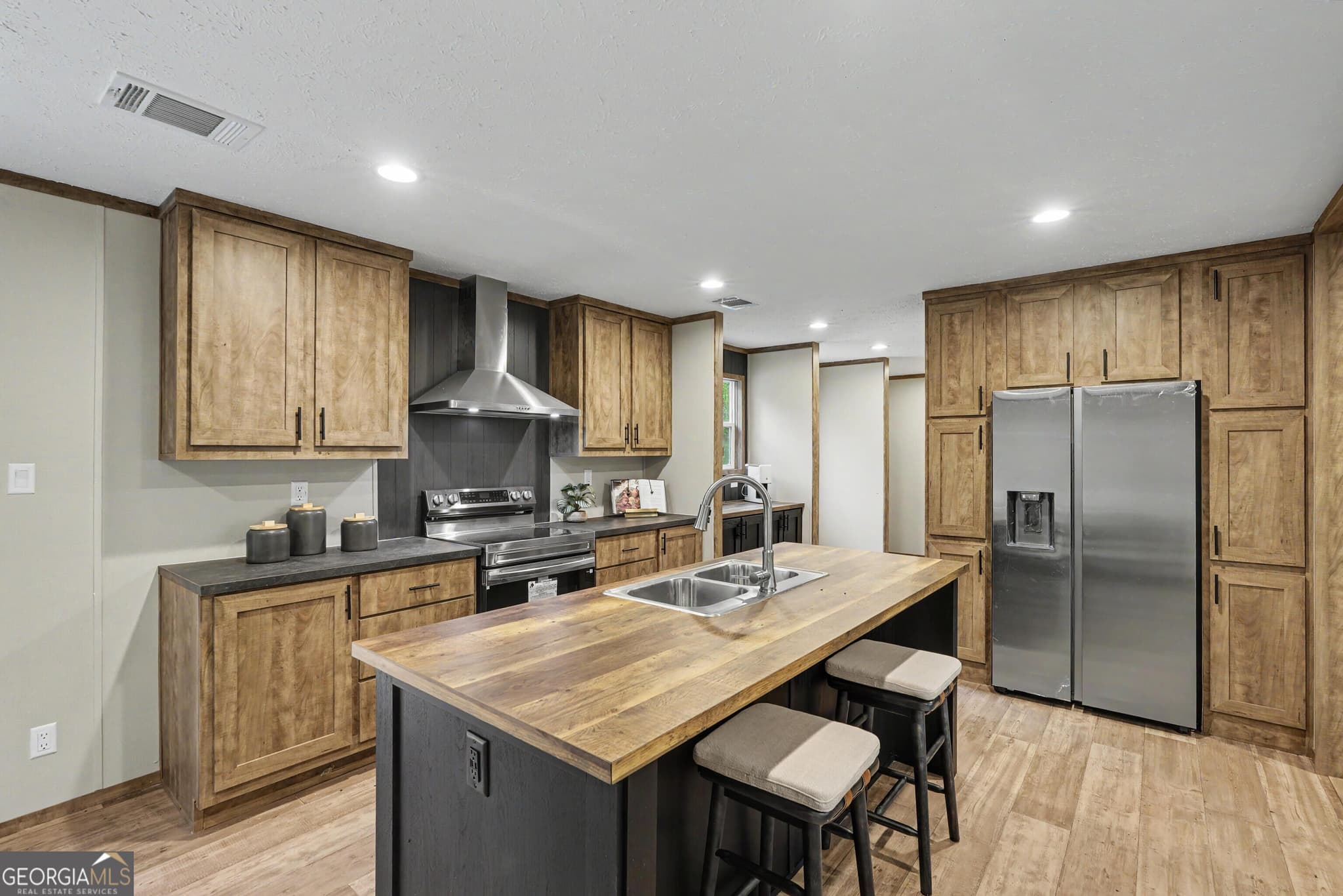 4 bedroom, 2 bathroom manufactured home,single family residence for sale at 1110 Lecounte Road, Townsend, GA 31331 — photo 10