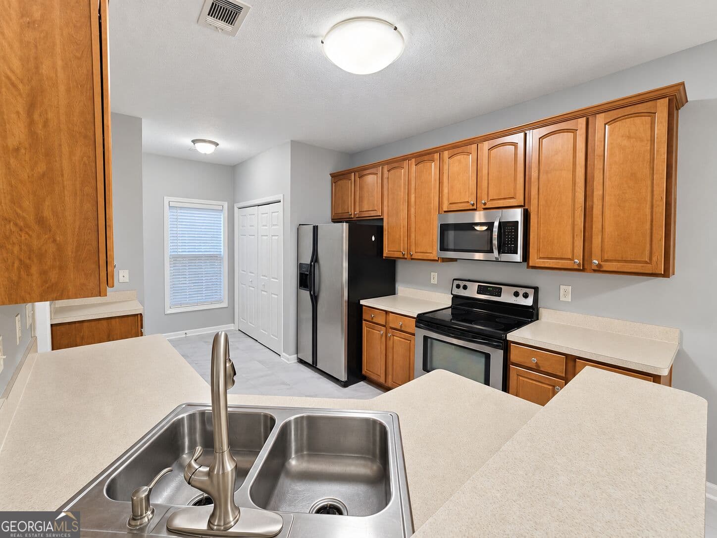 5 bedroom, 3 bathroom, 2,499 sq ft single family residence for sale at 2586 Luther Bailey Road, Senoia, GA 30276 — photo 6