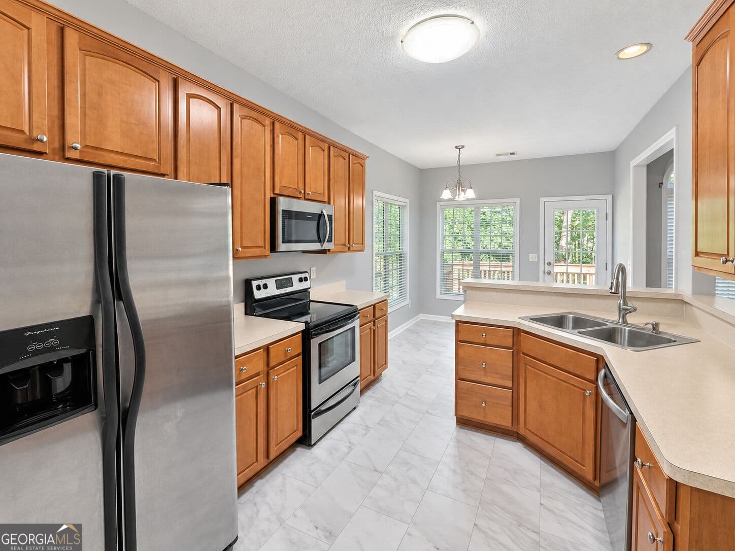 5 bedroom, 3 bathroom, 2,499 sq ft single family residence for sale at 2586 Luther Bailey Road, Senoia, GA 30276 — photo 7