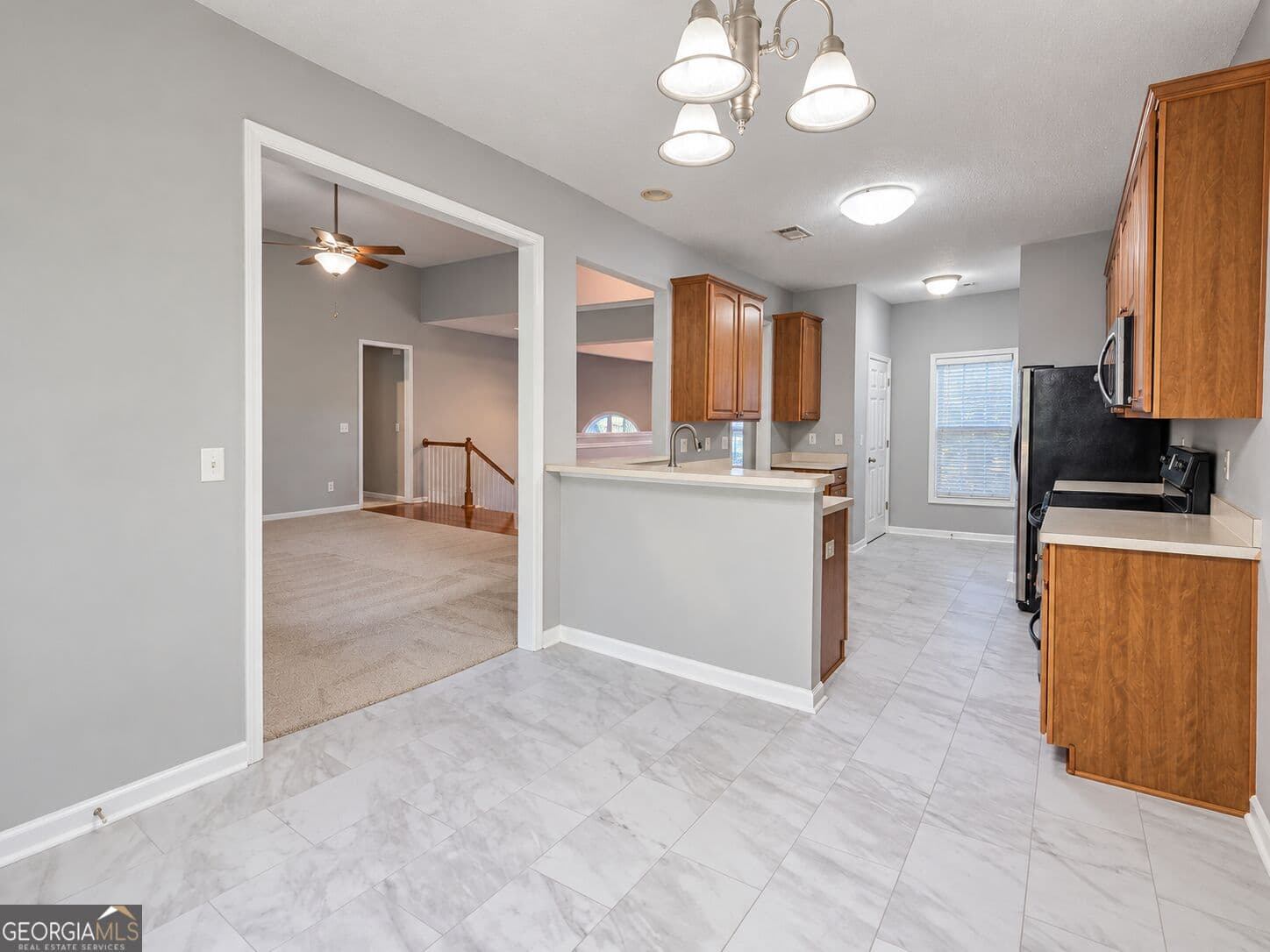 5 bedroom, 3 bathroom, 2,499 sq ft single family residence for sale at 2586 Luther Bailey Road, Senoia, GA 30276 — photo 8