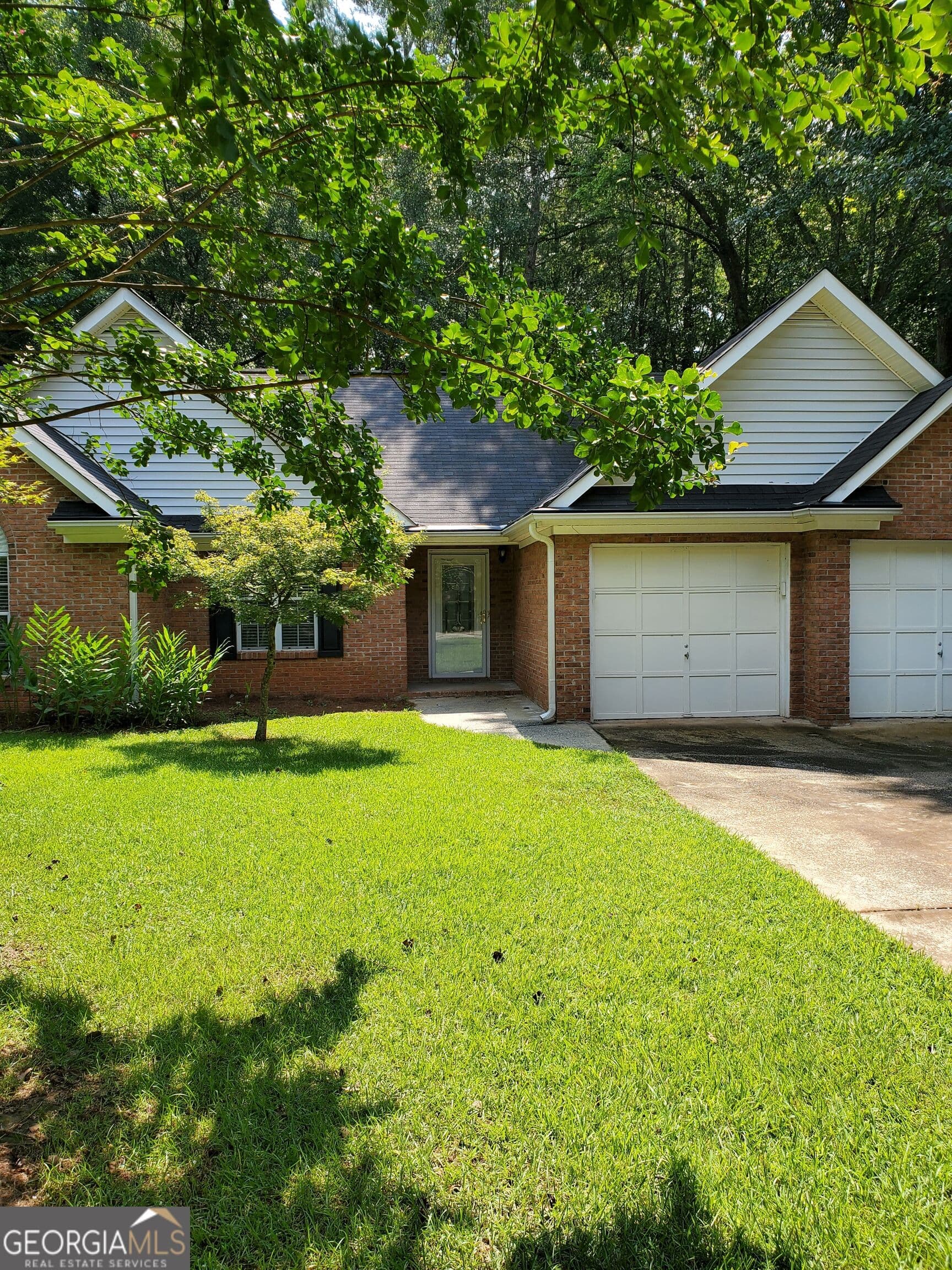3 bedroom, 2 bathroom, 1,634 sq ft single family residence for rent at 337 Welton Way, Peachtree City, GA 30269 for $2,000 a month — photo 1 of 1