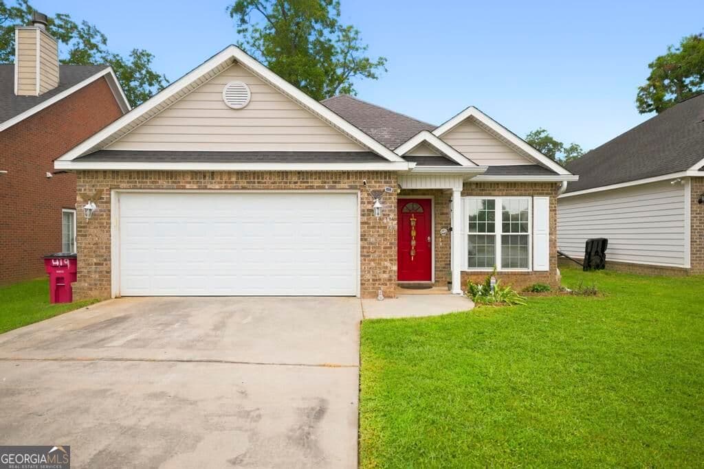 3 bedroom, 2 bathroom, 1,292 sq ft single family residence for sale at 419 Bob White Road, Macon, GA 31216 — photo 1 of 34