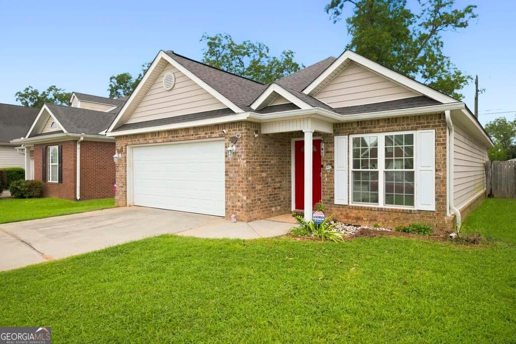 3 bedroom, 2 bathroom, 1,292 sq ft single family residence for sale at 419 Bob White Road, Macon, GA 31216 — photo 5