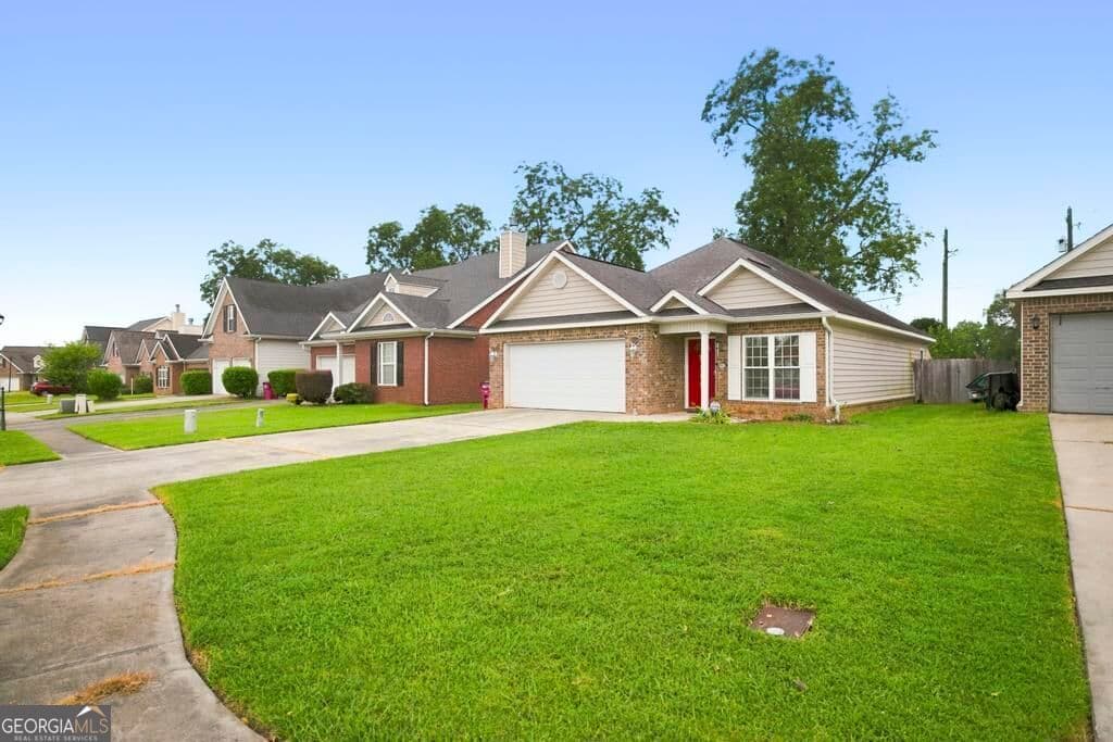 3 bedroom, 2 bathroom, 1,292 sq ft single family residence for sale at 419 Bob White Road, Macon, GA 31216 — photo 4