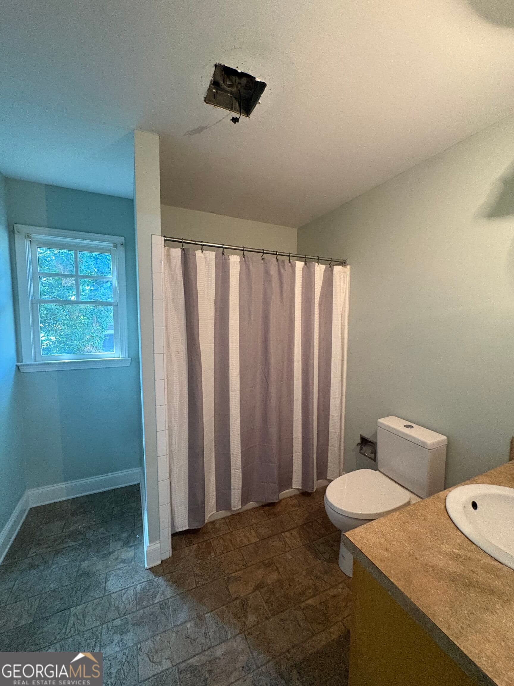 3 bedroom, 2 bathroom, 1,644 sq ft single family residence for sale at 748 North Avenue, Atlanta, GA 30354 — photo 6