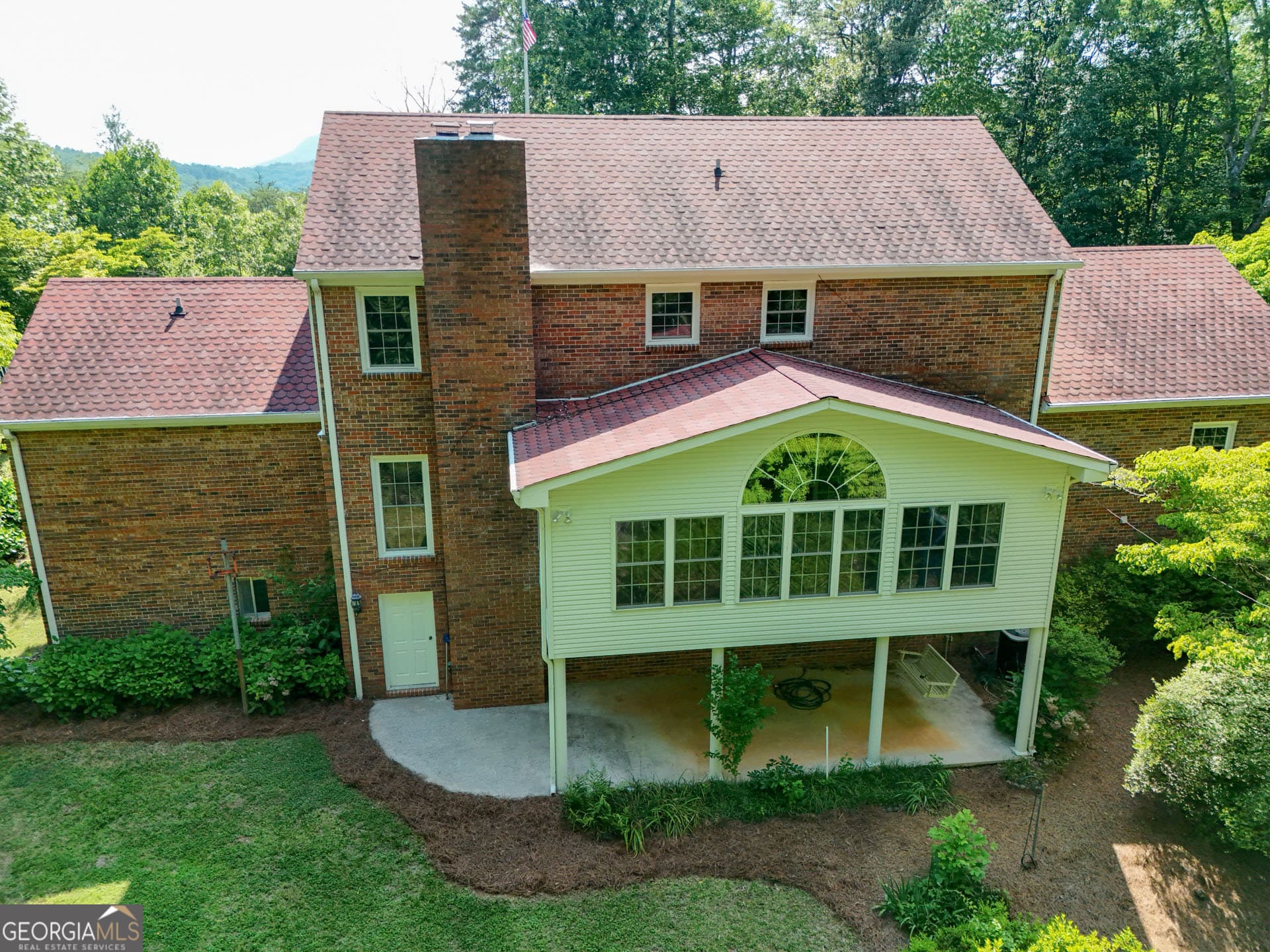 5 bedroom, 4 bathroom, 4,856 sq ft single family residence for sale at 60 Inali Den Lane, Clayton, GA 30525 — photo 6