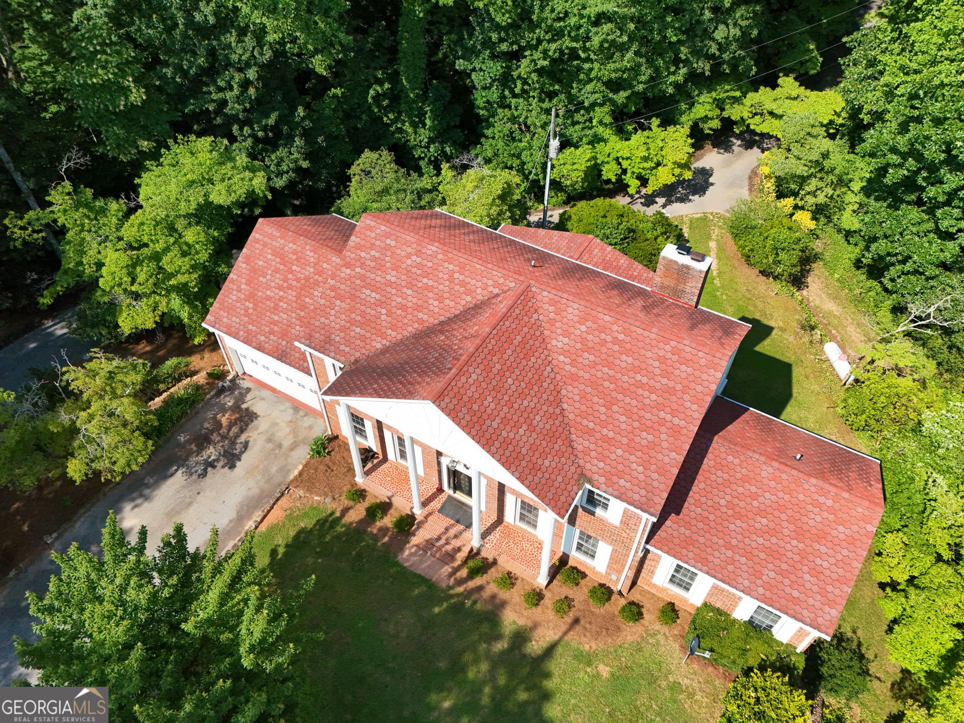 5 bedroom, 4 bathroom, 4,856 sq ft single family residence for sale at 60 Inali Den Lane, Clayton, GA 30525 — photo 4