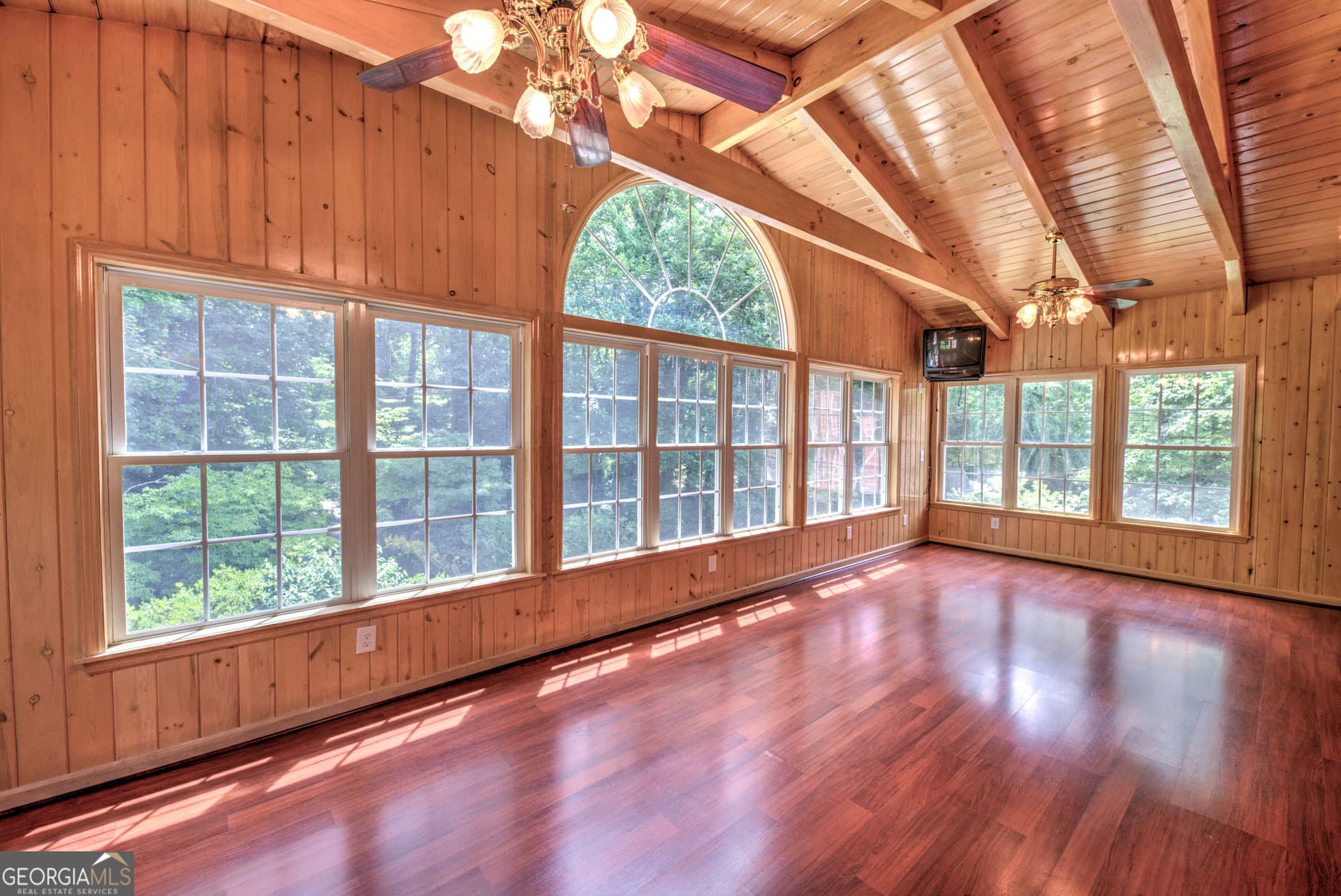 5 bedroom, 4 bathroom, 4,856 sq ft single family residence for sale at 60 Inali Den Lane, Clayton, GA 30525 — photo 8